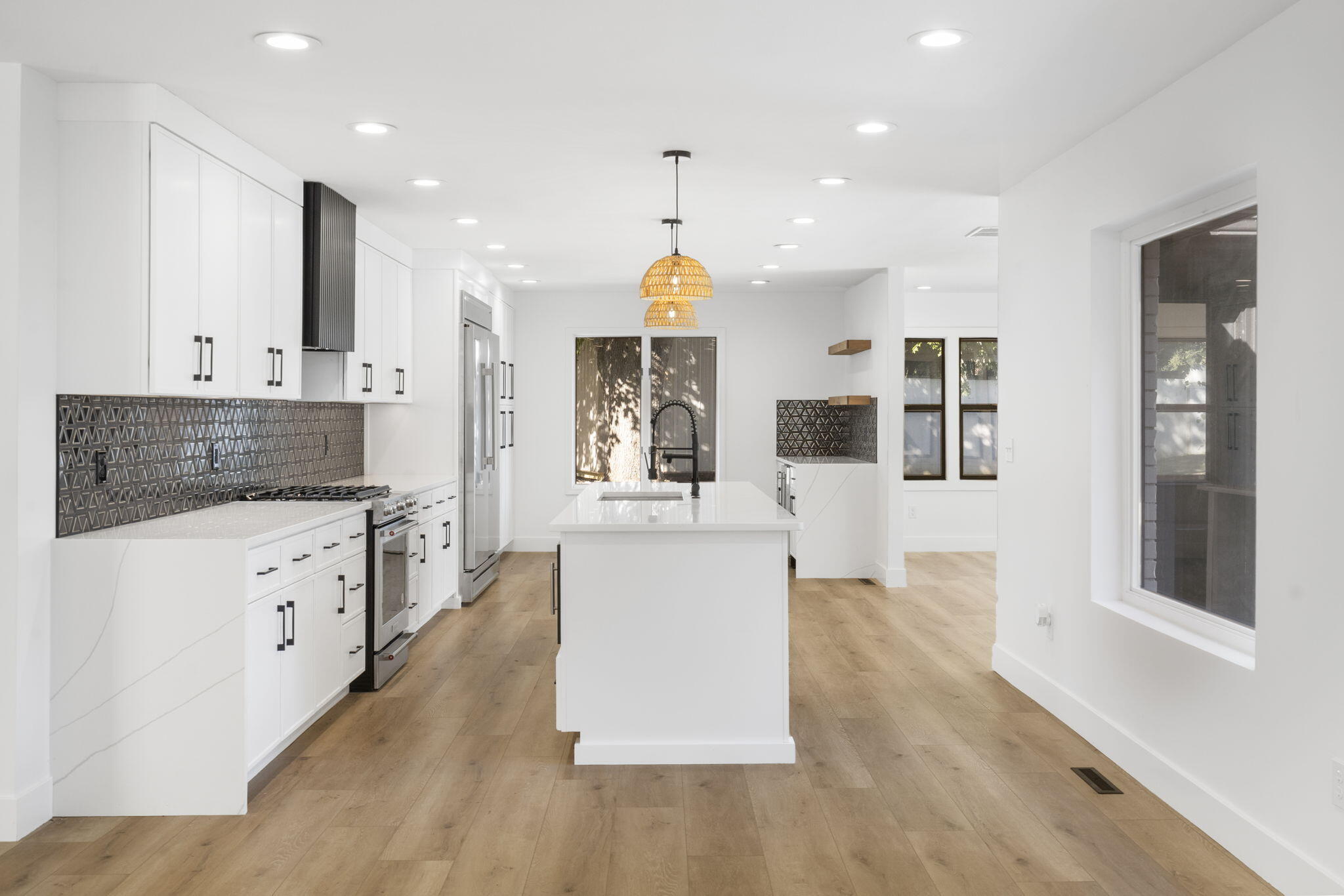 3112 South Ventura Avenue Property Photo 10