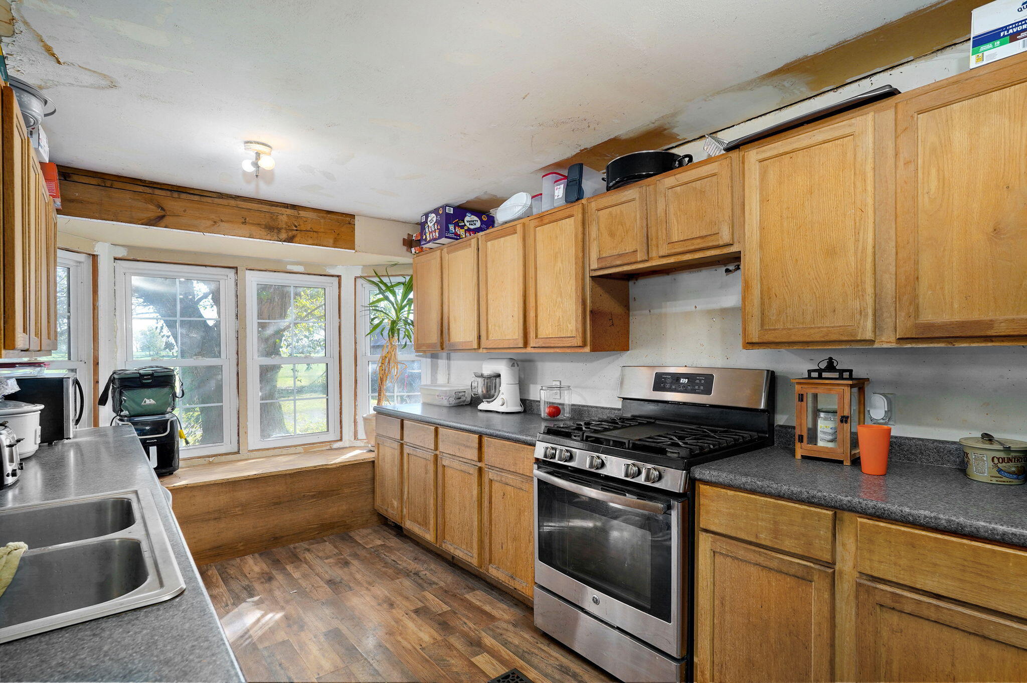 9039 Lawrence 1100 Property Photo 2