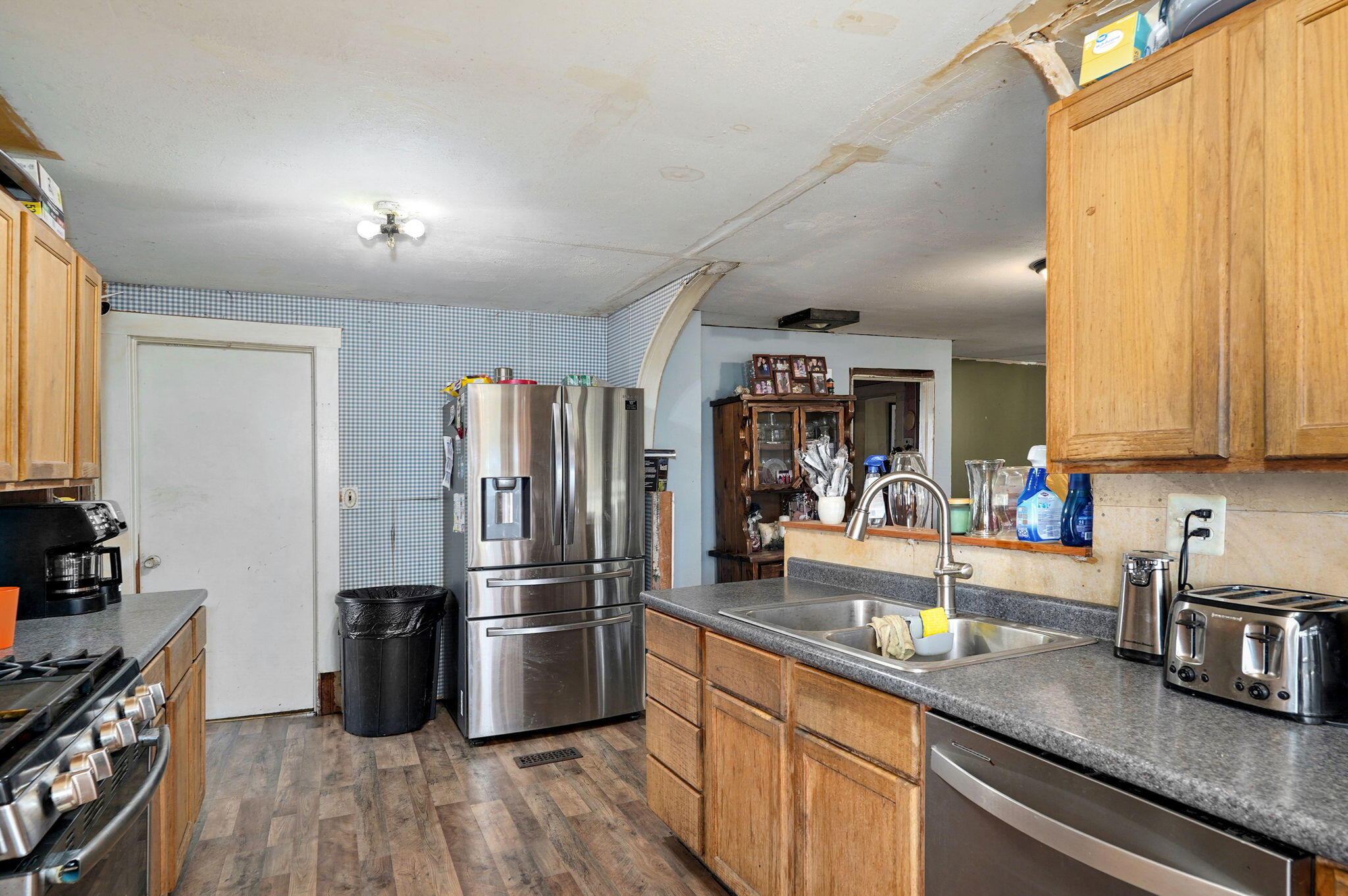 9039 Lawrence 1100 Property Photo 3