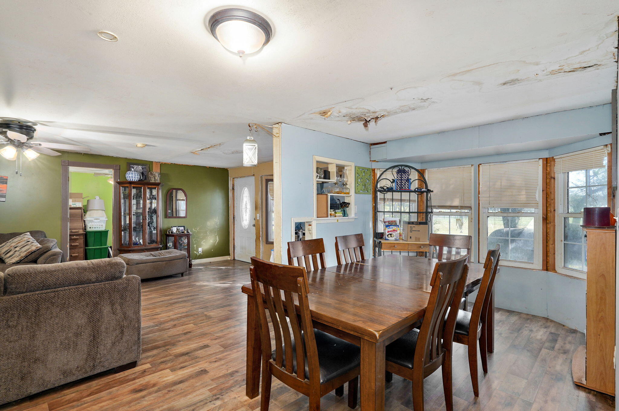 9039 Lawrence 1100 Property Photo 5