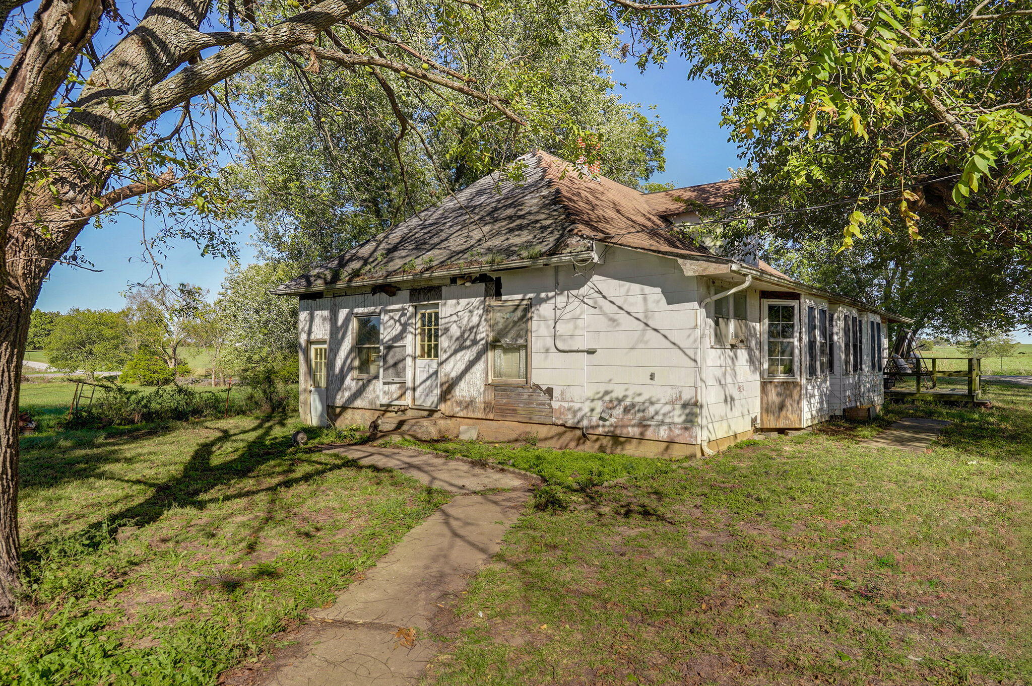 9039 Lawrence 1100 Property Photo 9