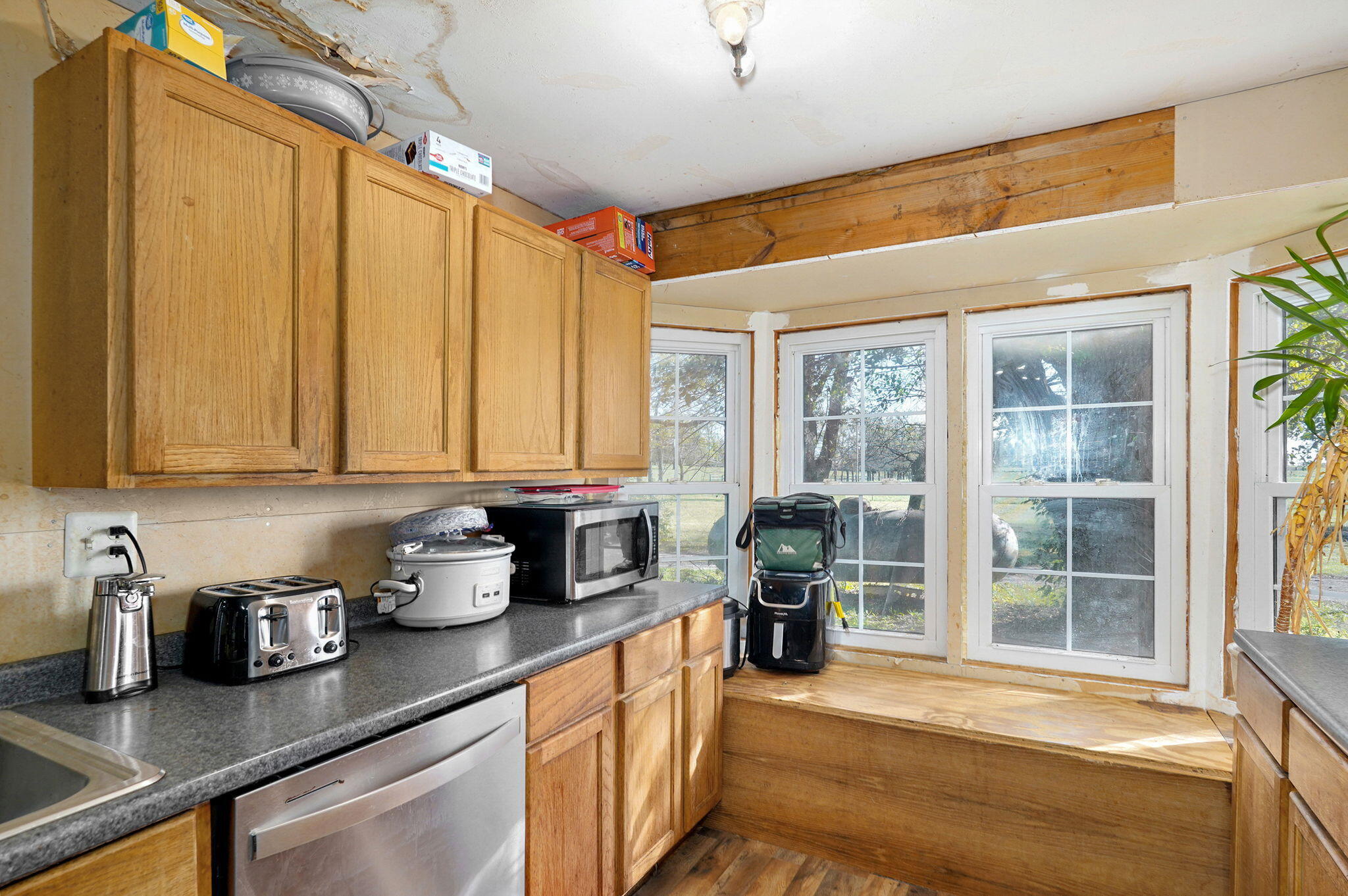 9039 Lawrence 1100 Property Photo 15