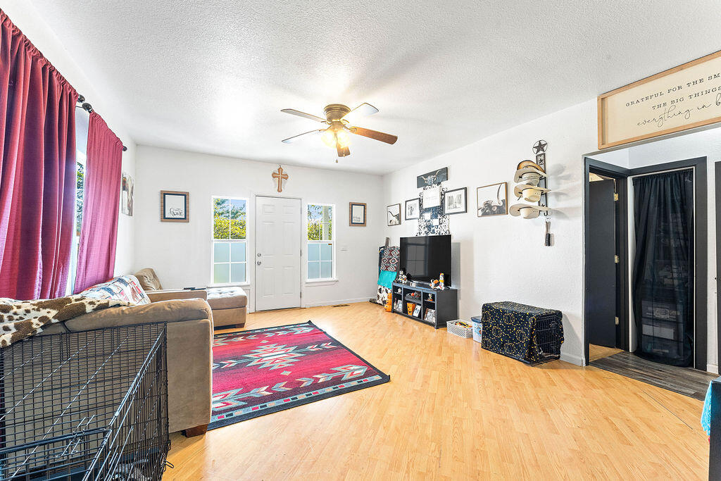 202 Oak Street Property Photo 13