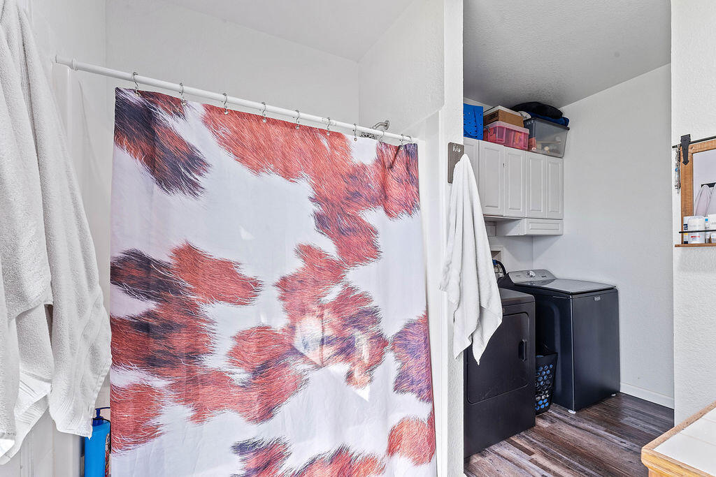 202 Oak Street Property Photo 22