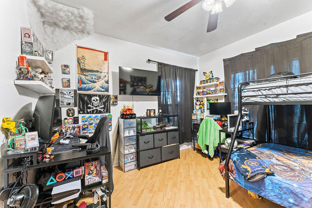 202 Oak Street Property Photo 23