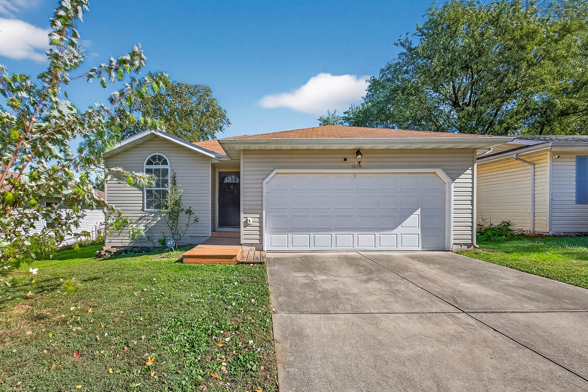 1638 North Engel Avenue