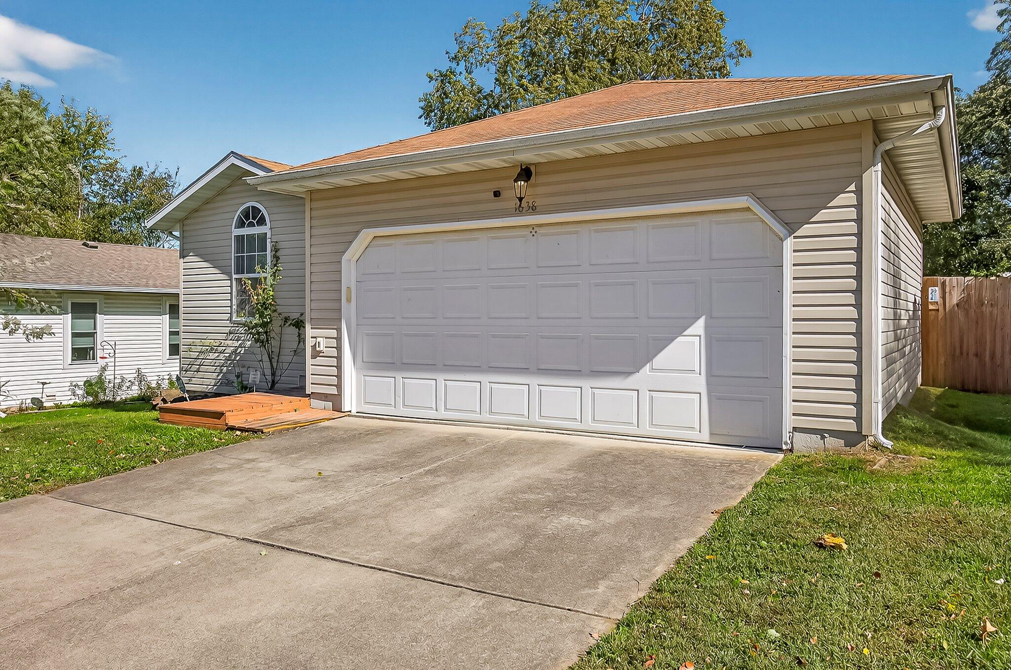 1638 North Engel Avenue Property Photo 2