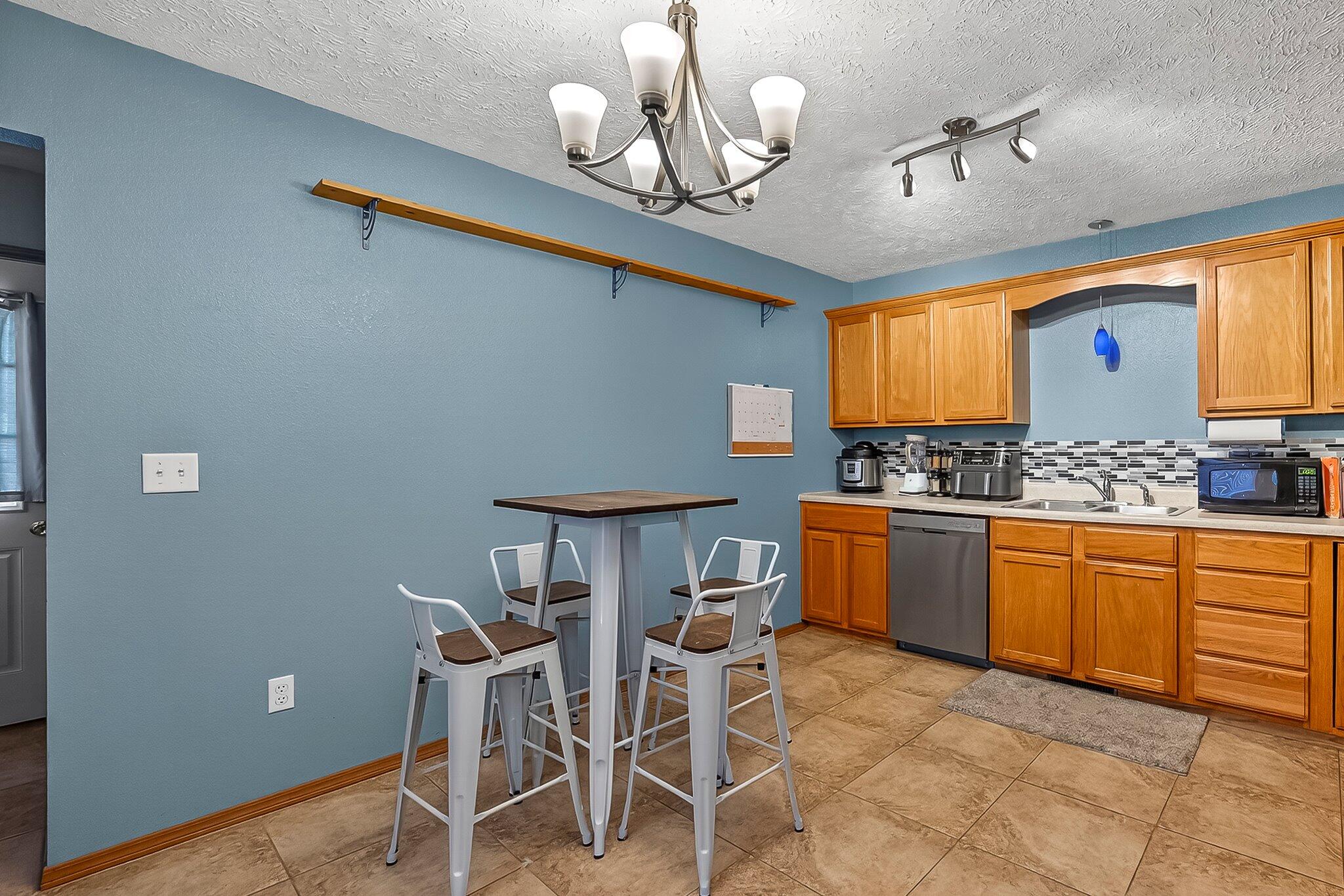 1638 North Engel Avenue Property Photo 9