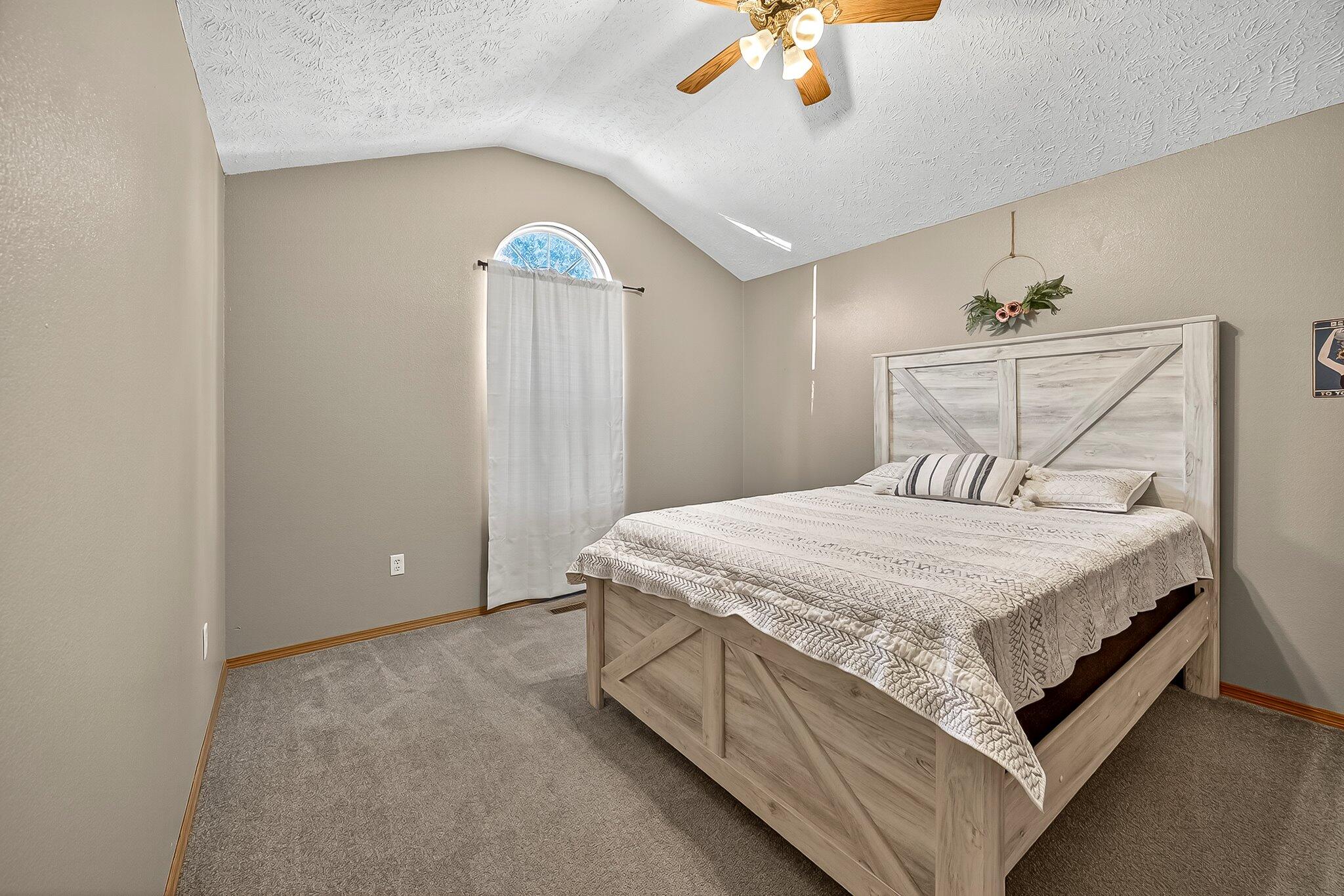 1638 North Engel Avenue Property Photo 11