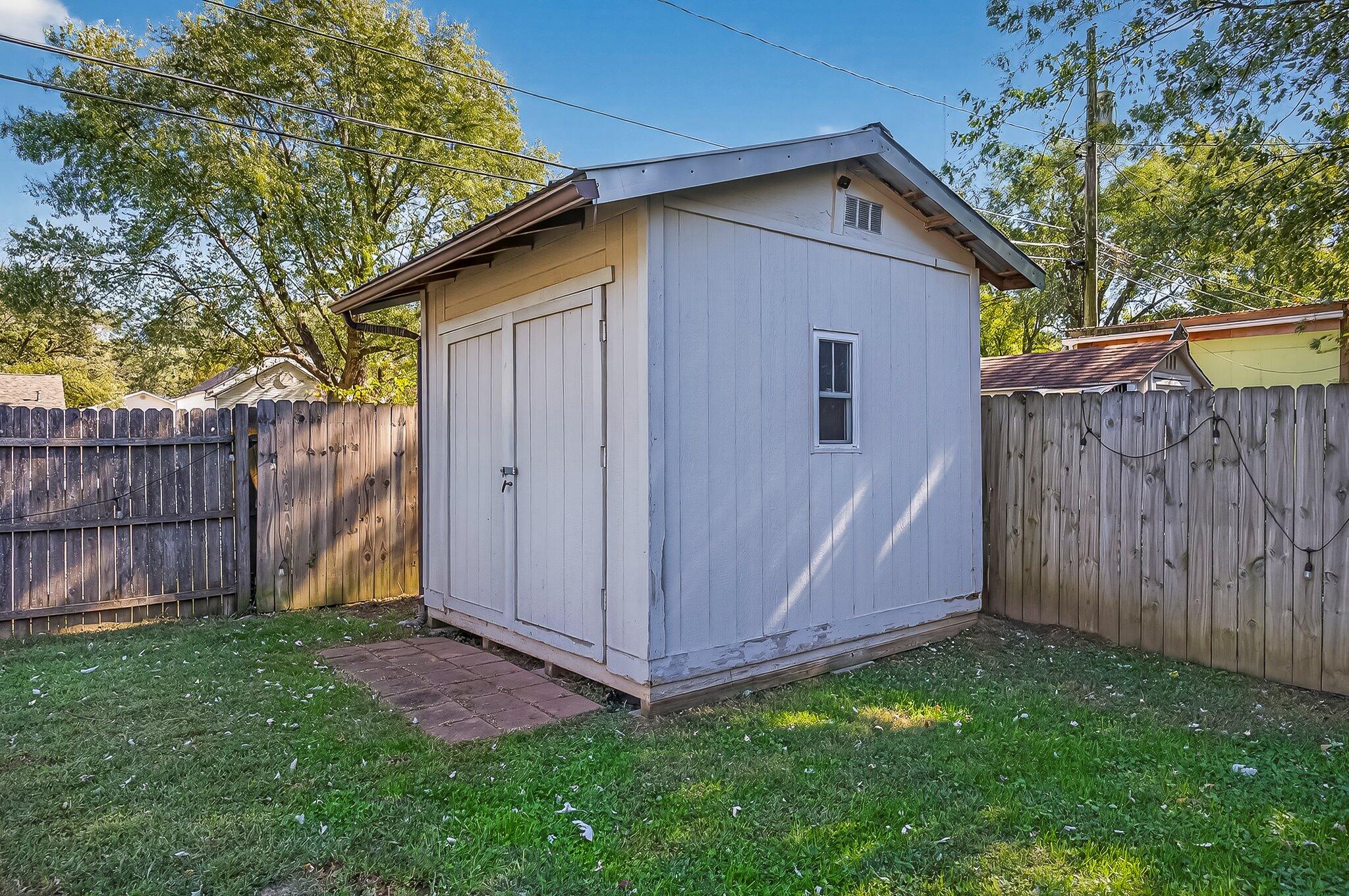 1638 North Engel Avenue Property Photo 20