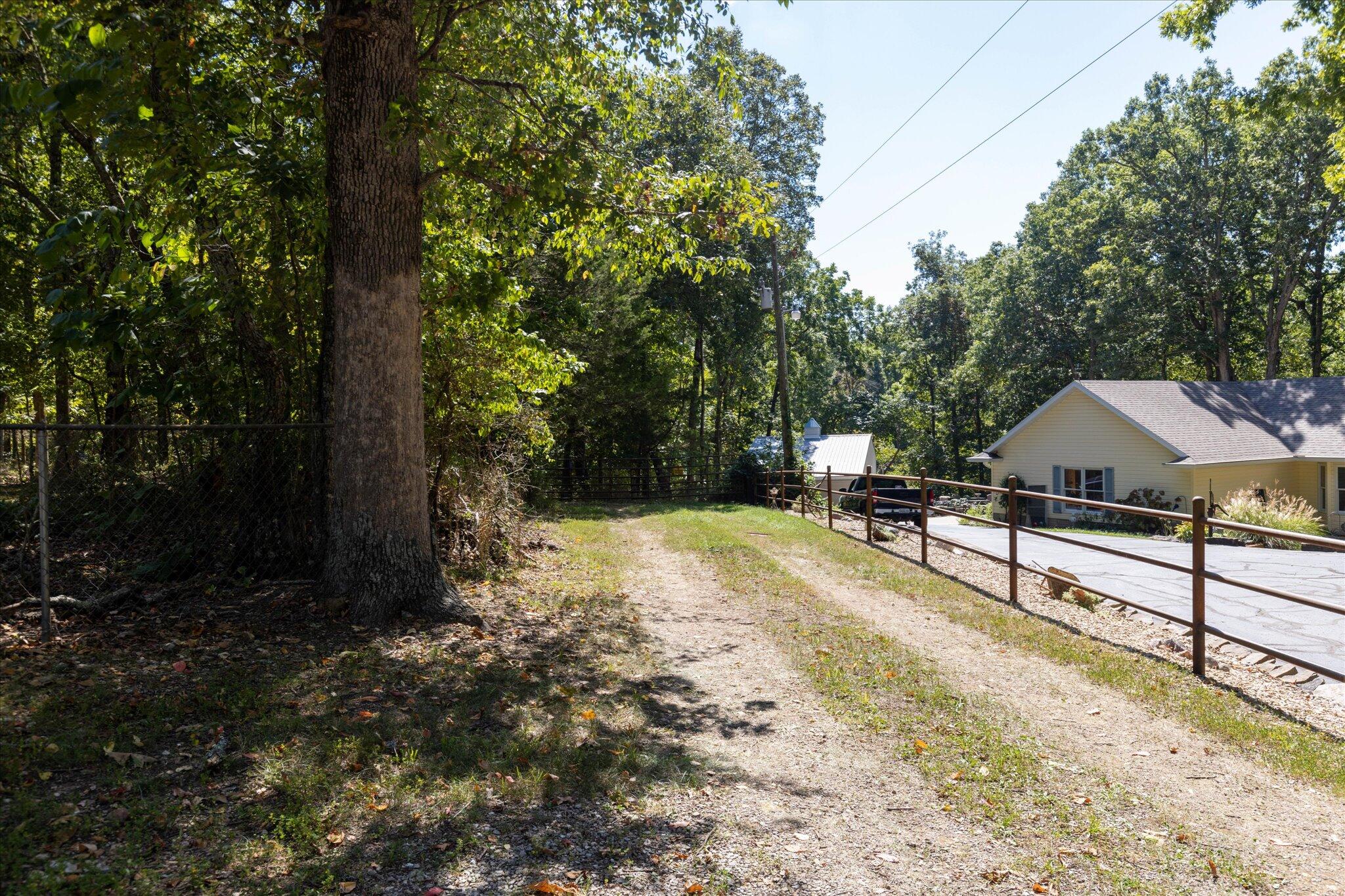 000 Watts Road Property Photo 18