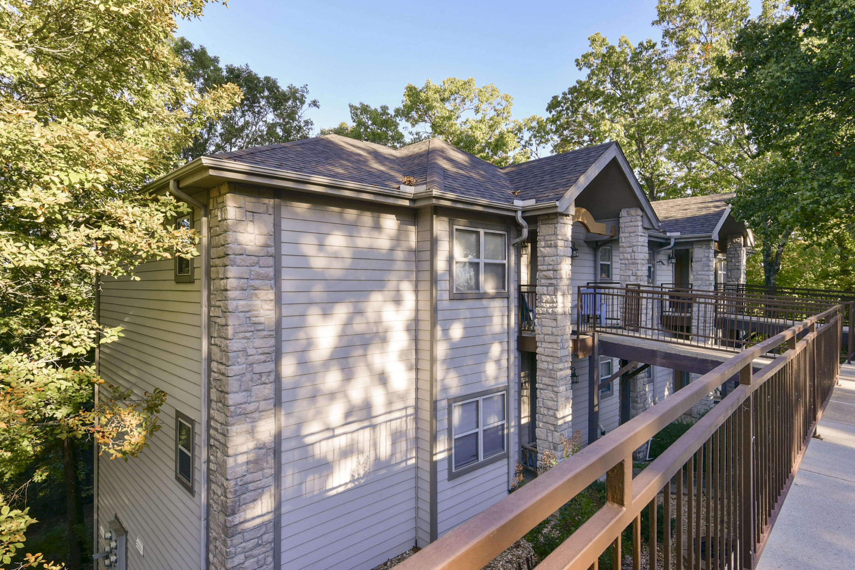 131 Oak Lane Property Photo 1