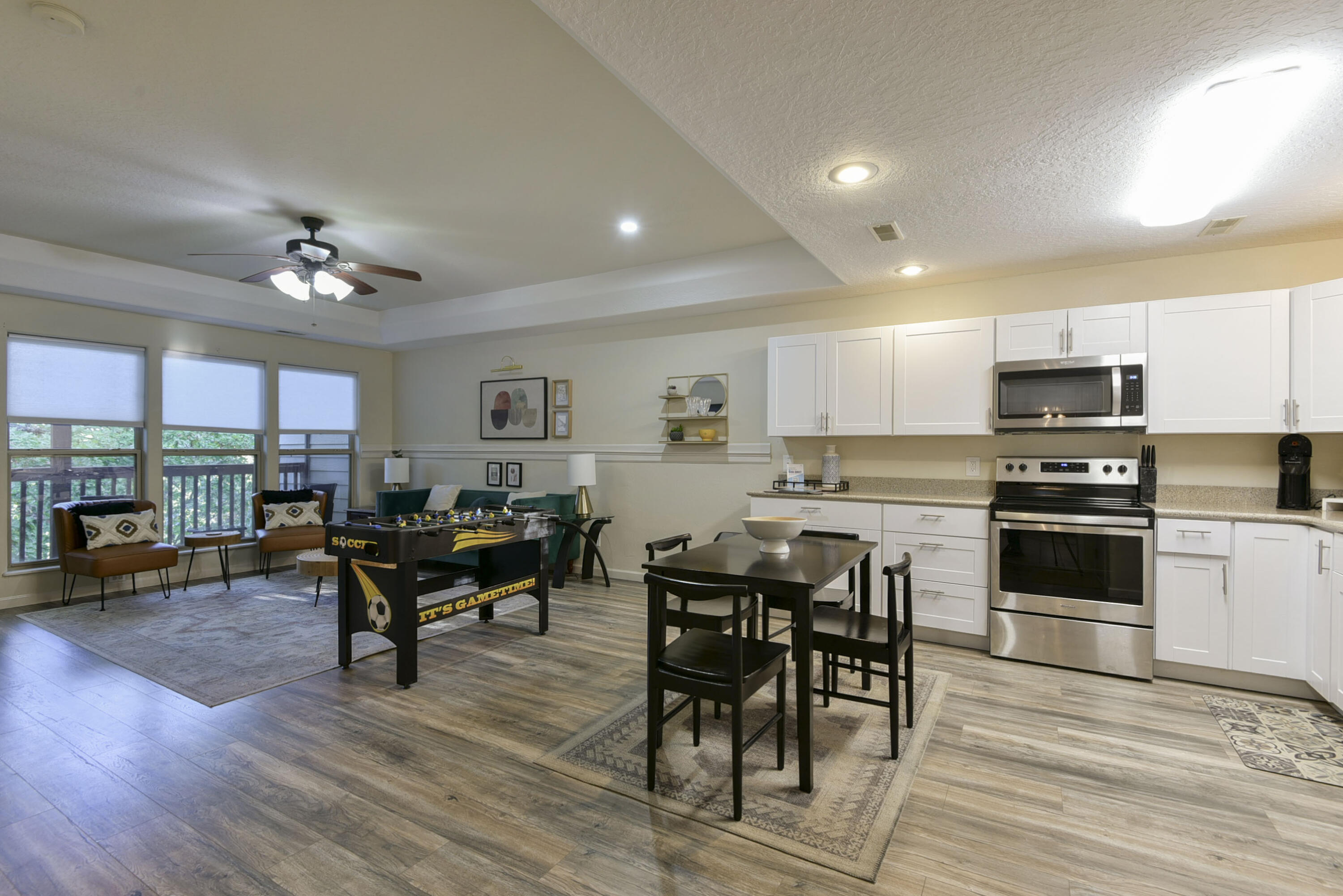 131 Oak Lane Property Photo 3