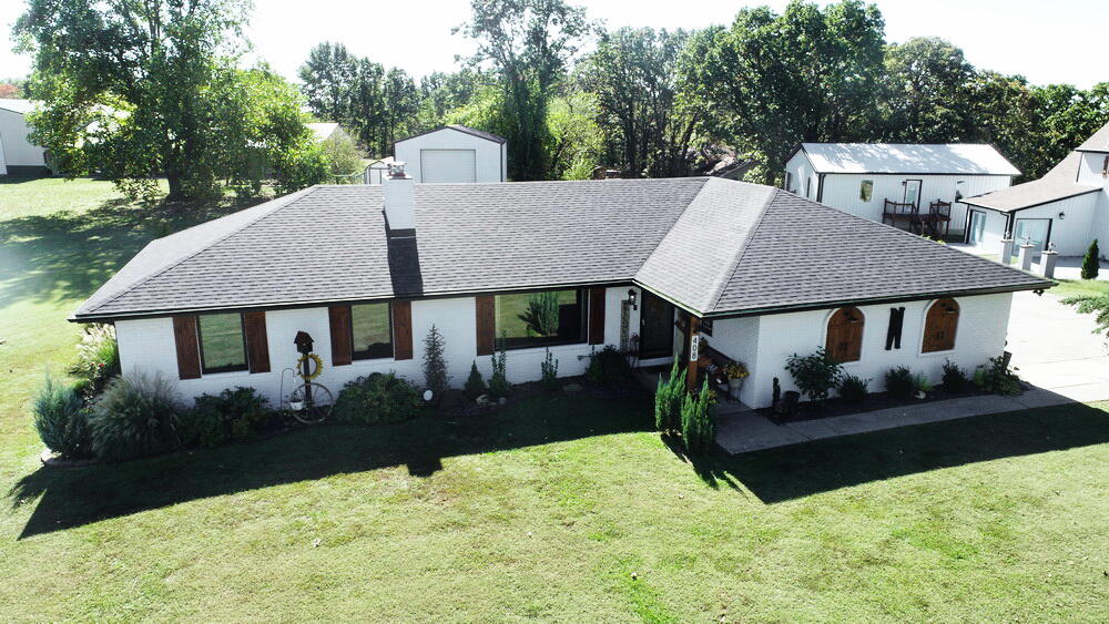 408 White Oak Drive Property Photo 1