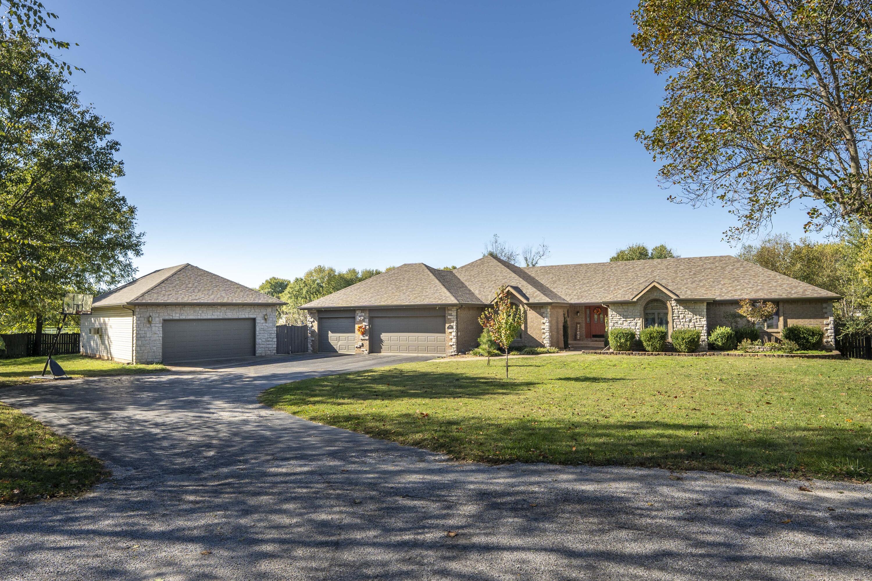 1907 North Prairie Court Property Photo 1