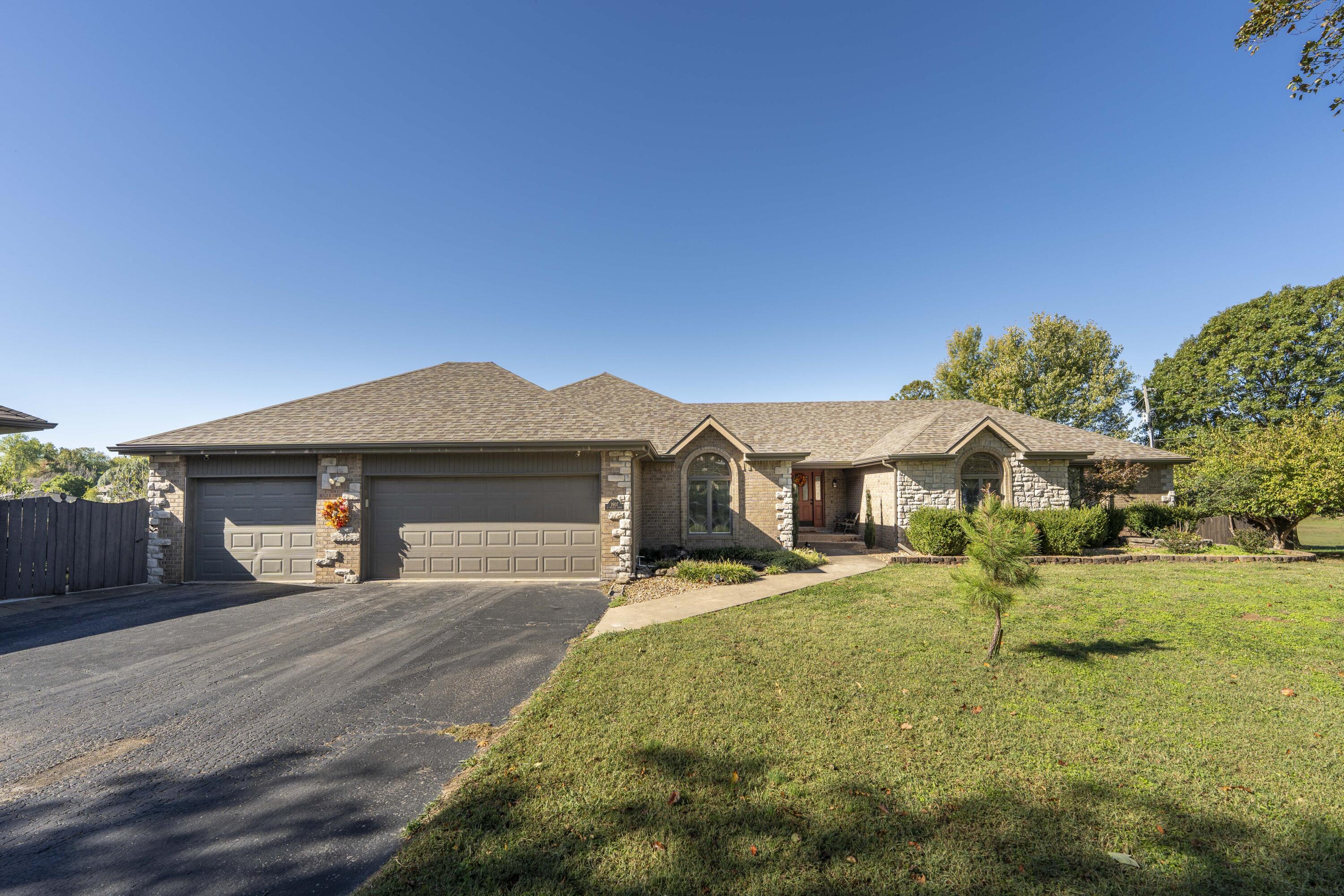 1907 North Prairie Court Property Photo 2