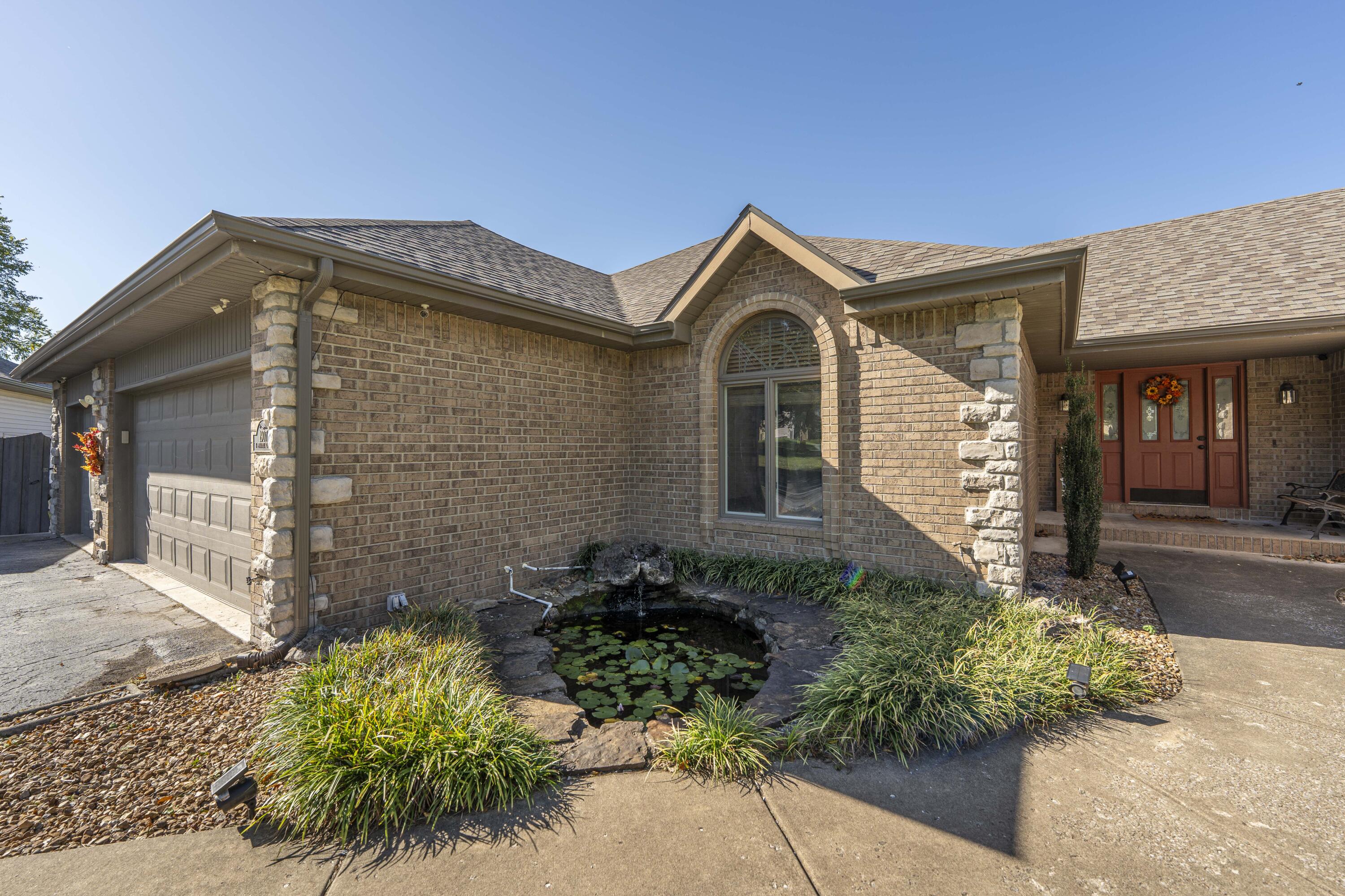 1907 North Prairie Court Property Photo 9