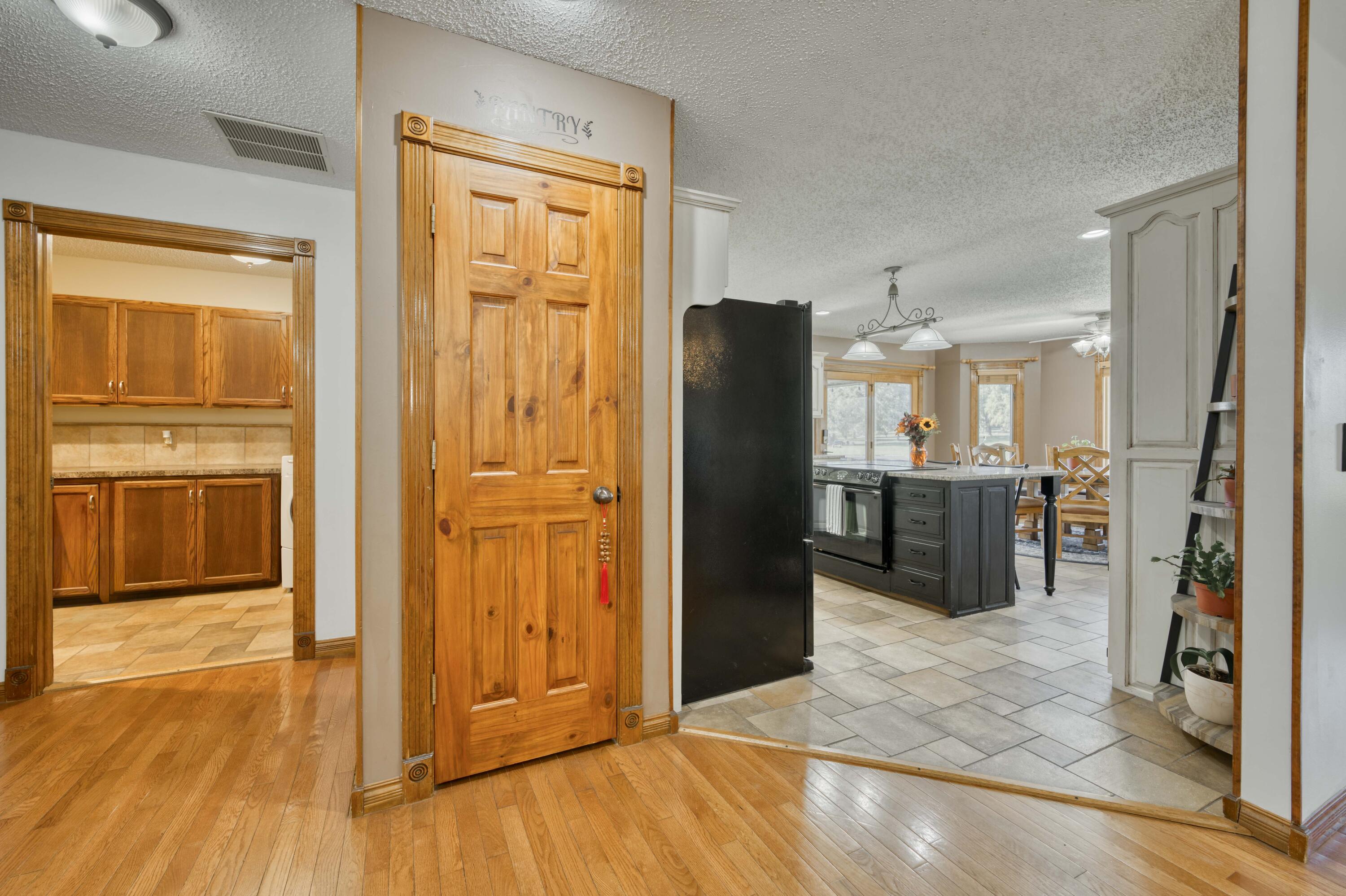 1907 North Prairie Court Property Photo 15