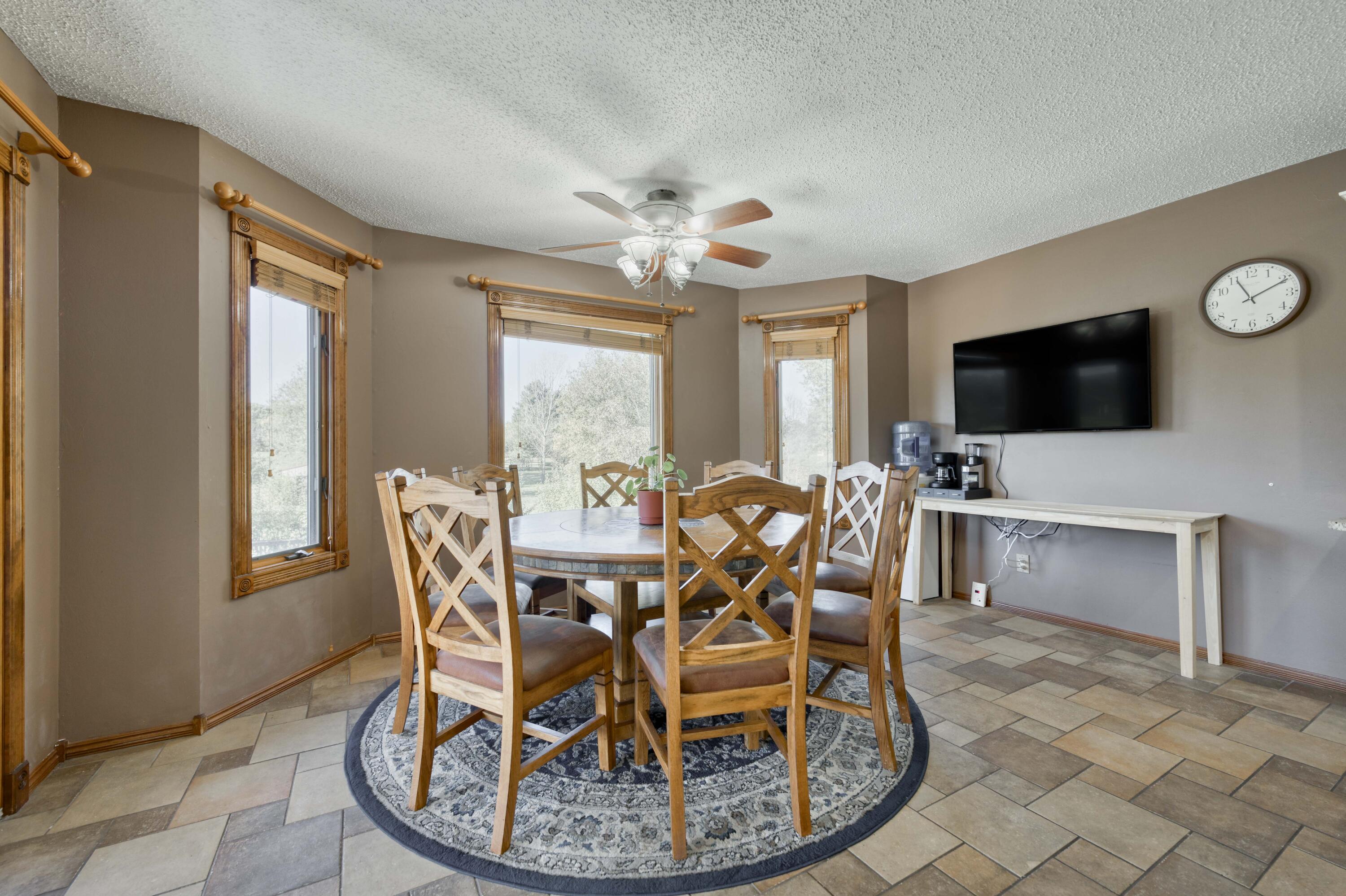 1907 North Prairie Court Property Photo 18