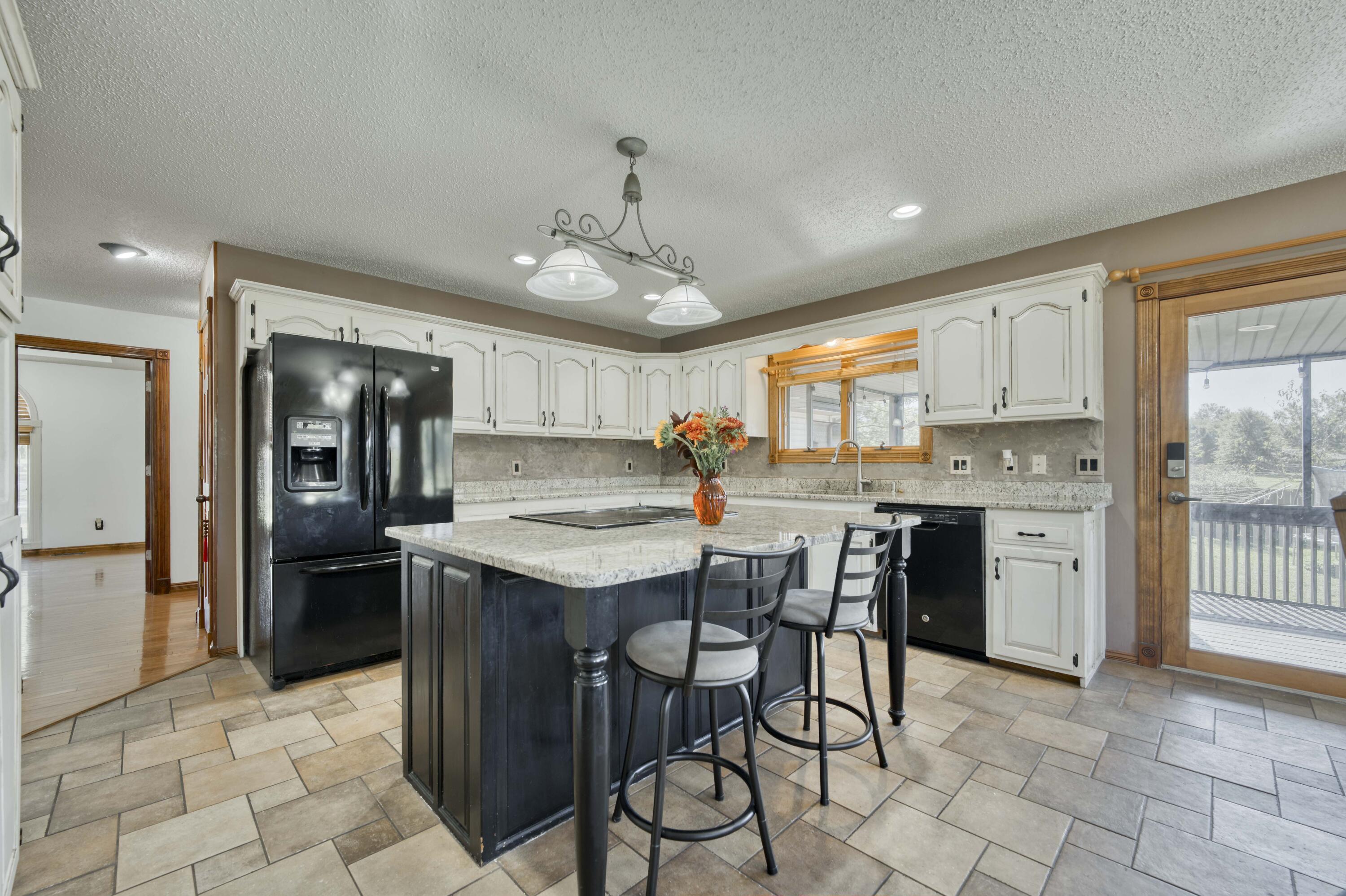 1907 North Prairie Court Property Photo 19