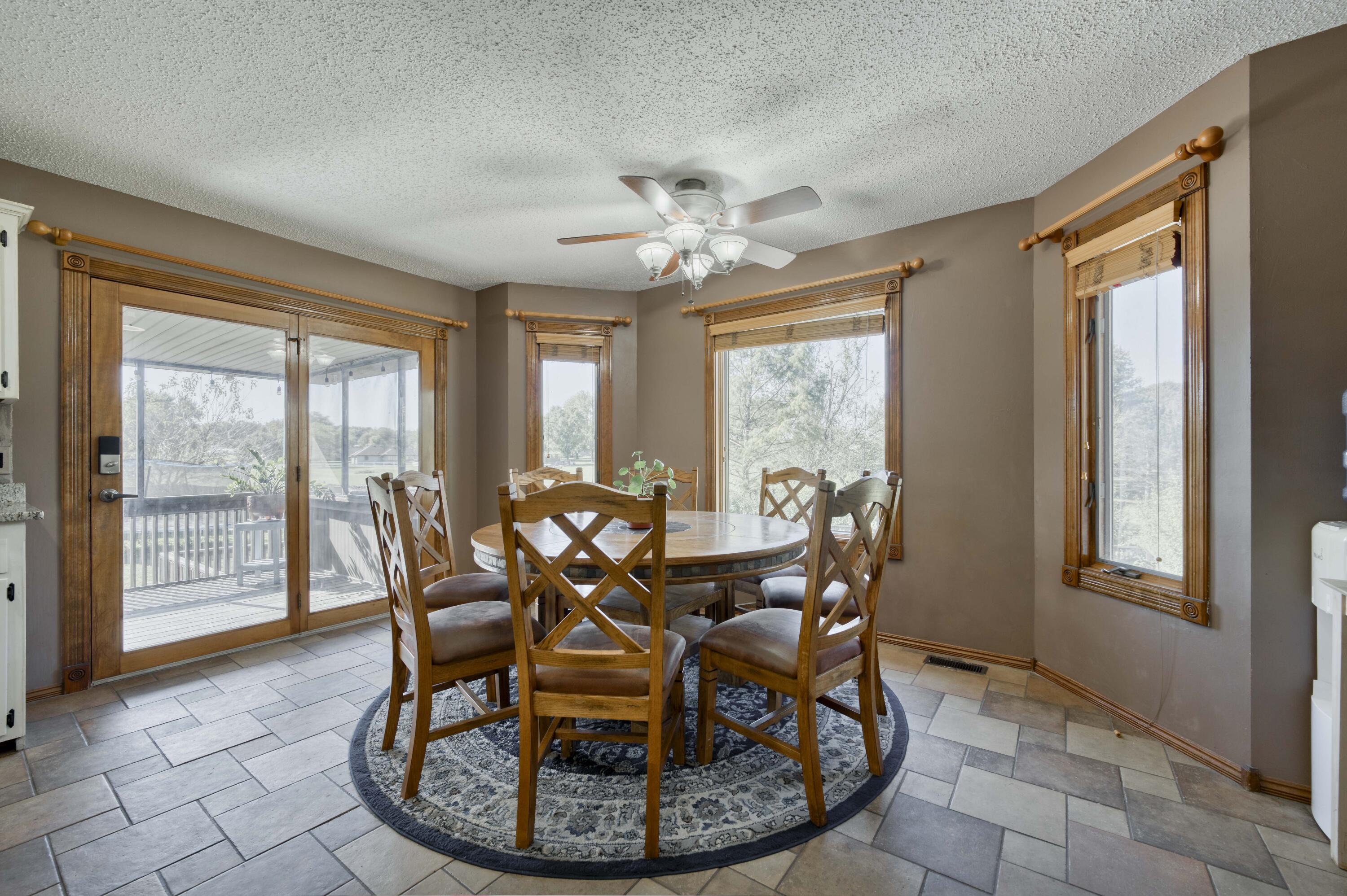 1907 North Prairie Court Property Photo 22