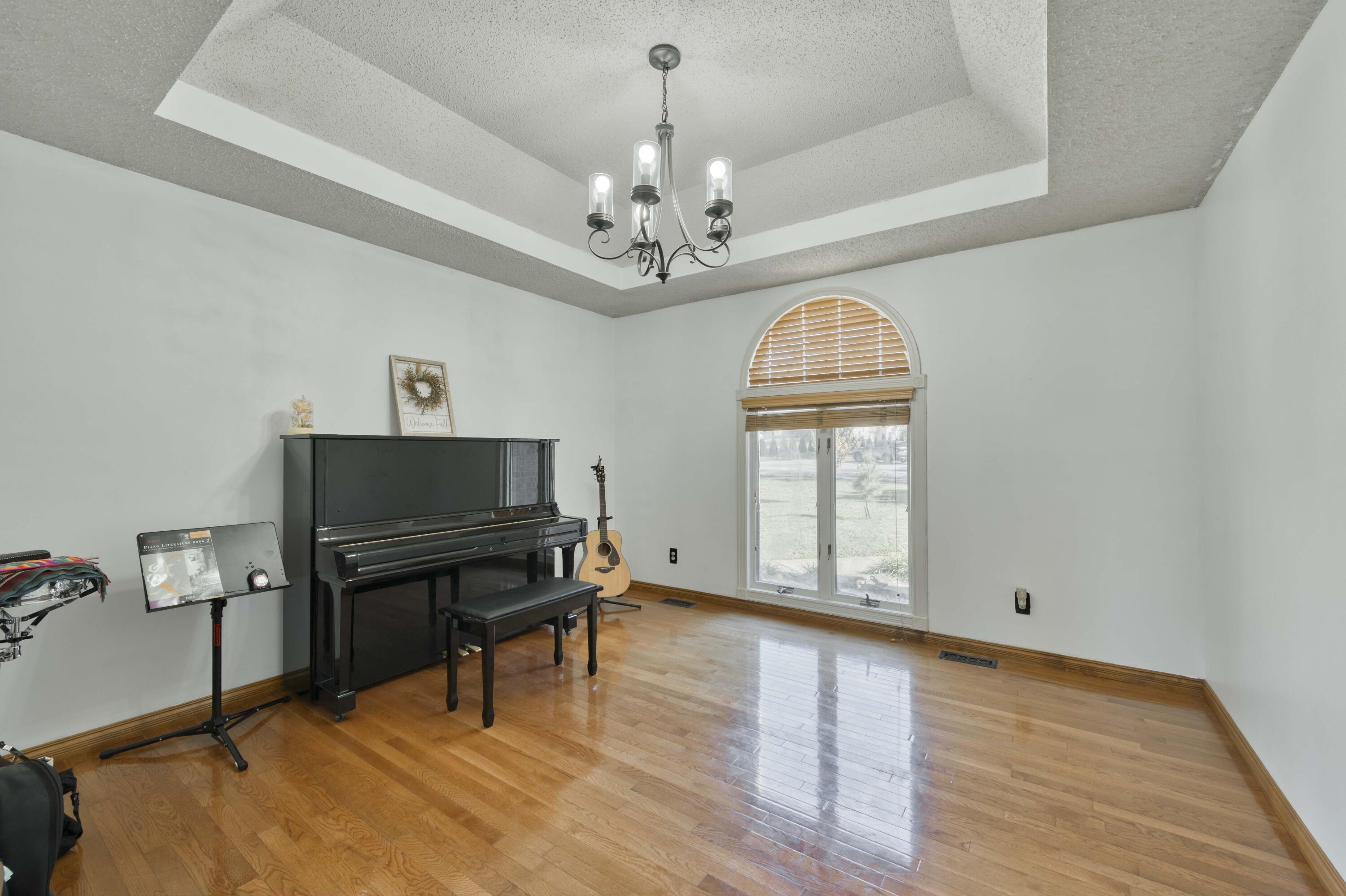 1907 North Prairie Court Property Photo 27