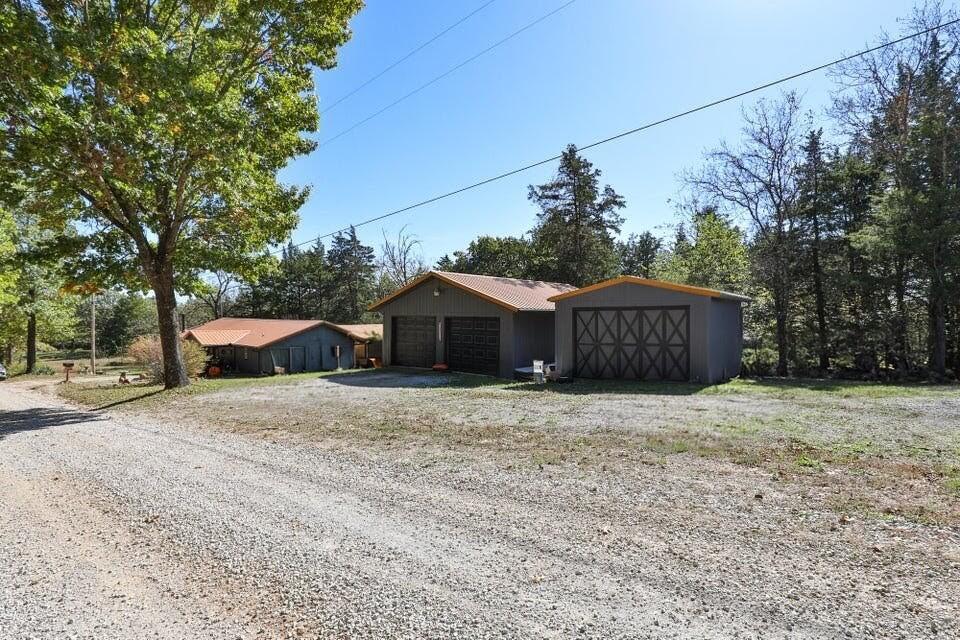 20494 Avery Road Property Photo 1