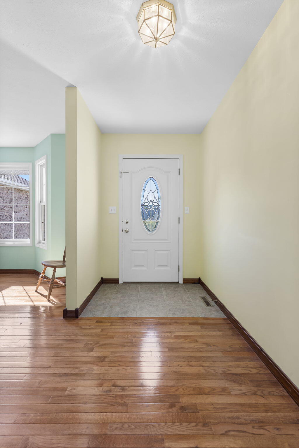 1013 West Sunny Slopes Drive Property Photo 5