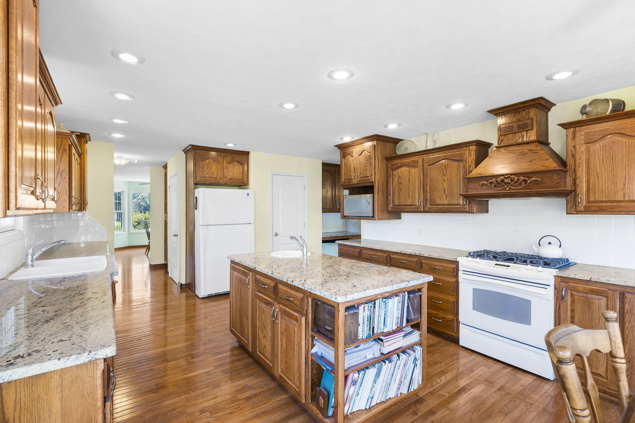 1013 West Sunny Slopes Drive Property Photo 14