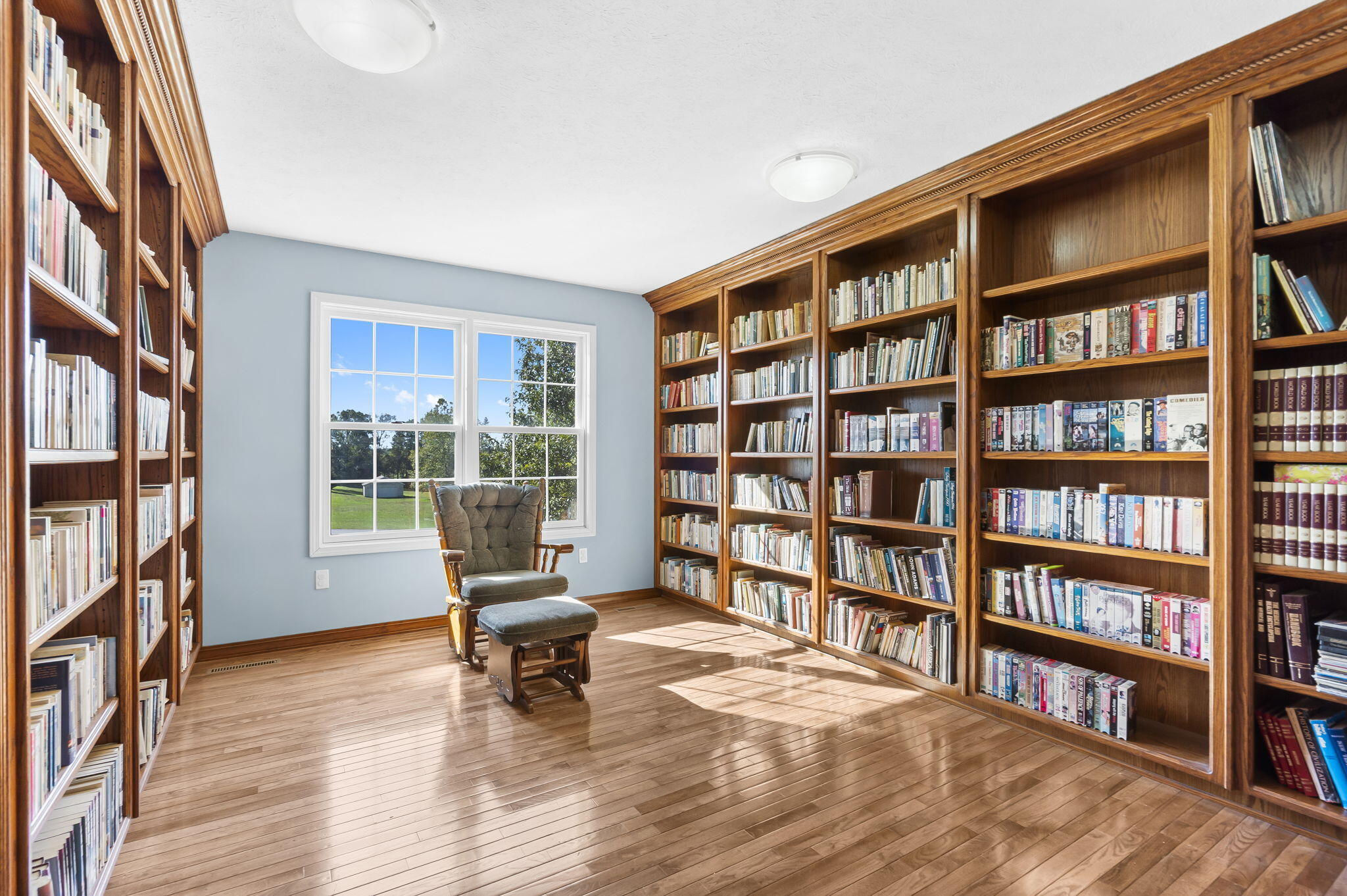 1013 West Sunny Slopes Drive Property Photo 17