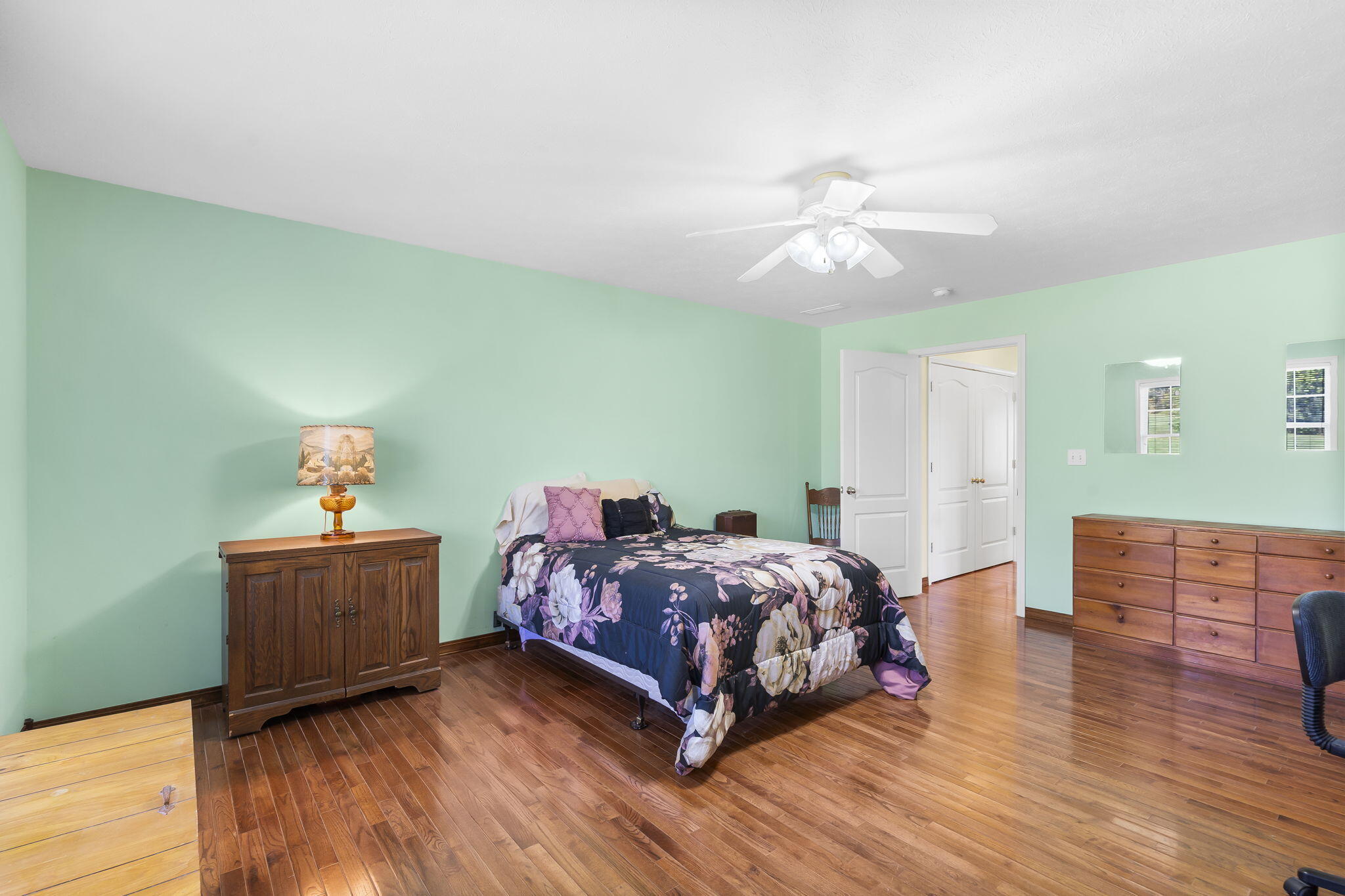 1013 West Sunny Slopes Drive Property Photo 22