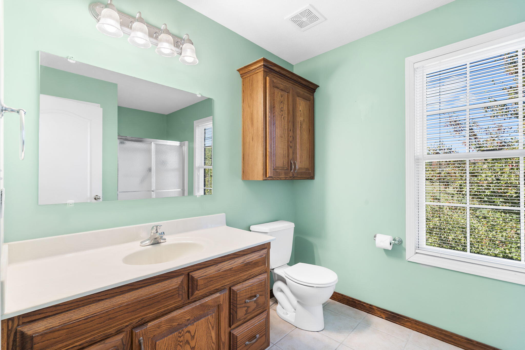 1013 West Sunny Slopes Drive Property Photo 23