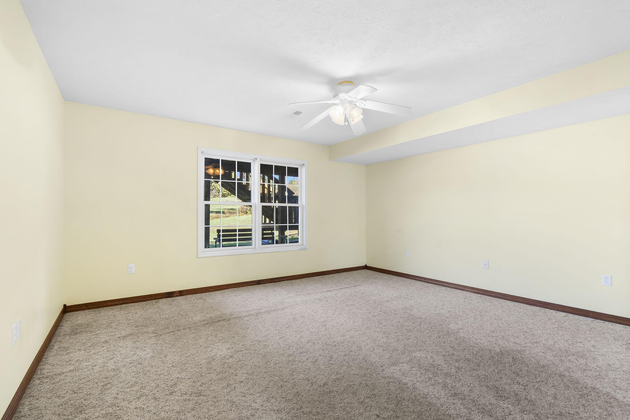 1013 West Sunny Slopes Drive Property Photo 37