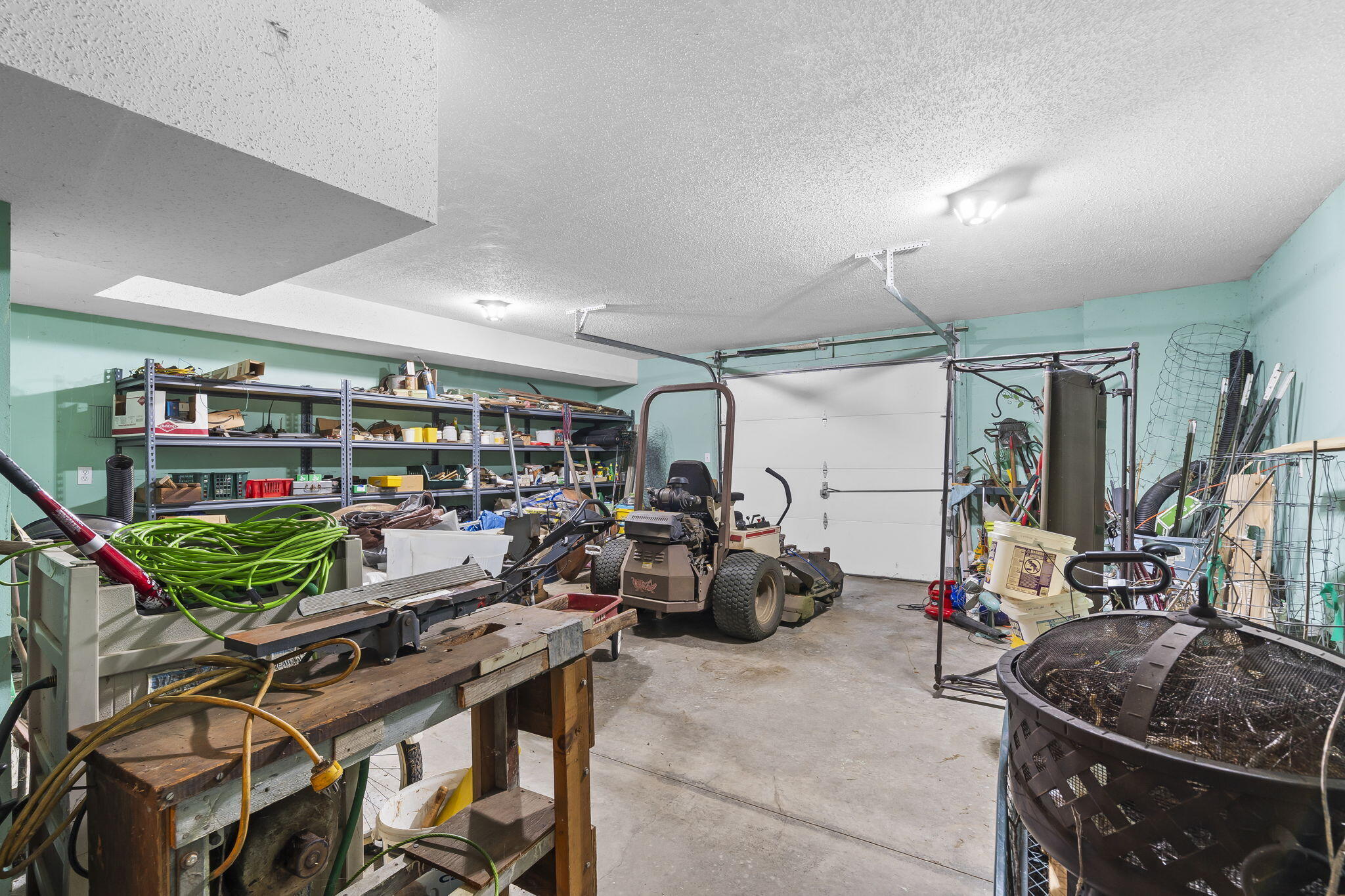 1013 West Sunny Slopes Drive Property Photo 39