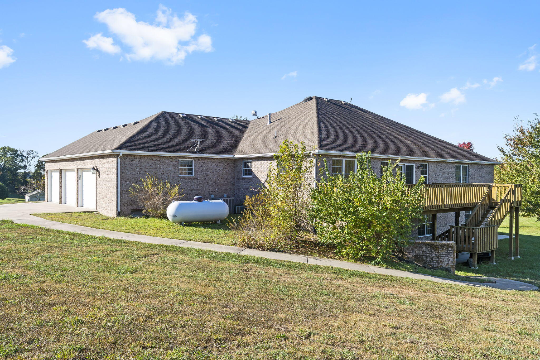 1013 West Sunny Slopes Drive Property Photo 42