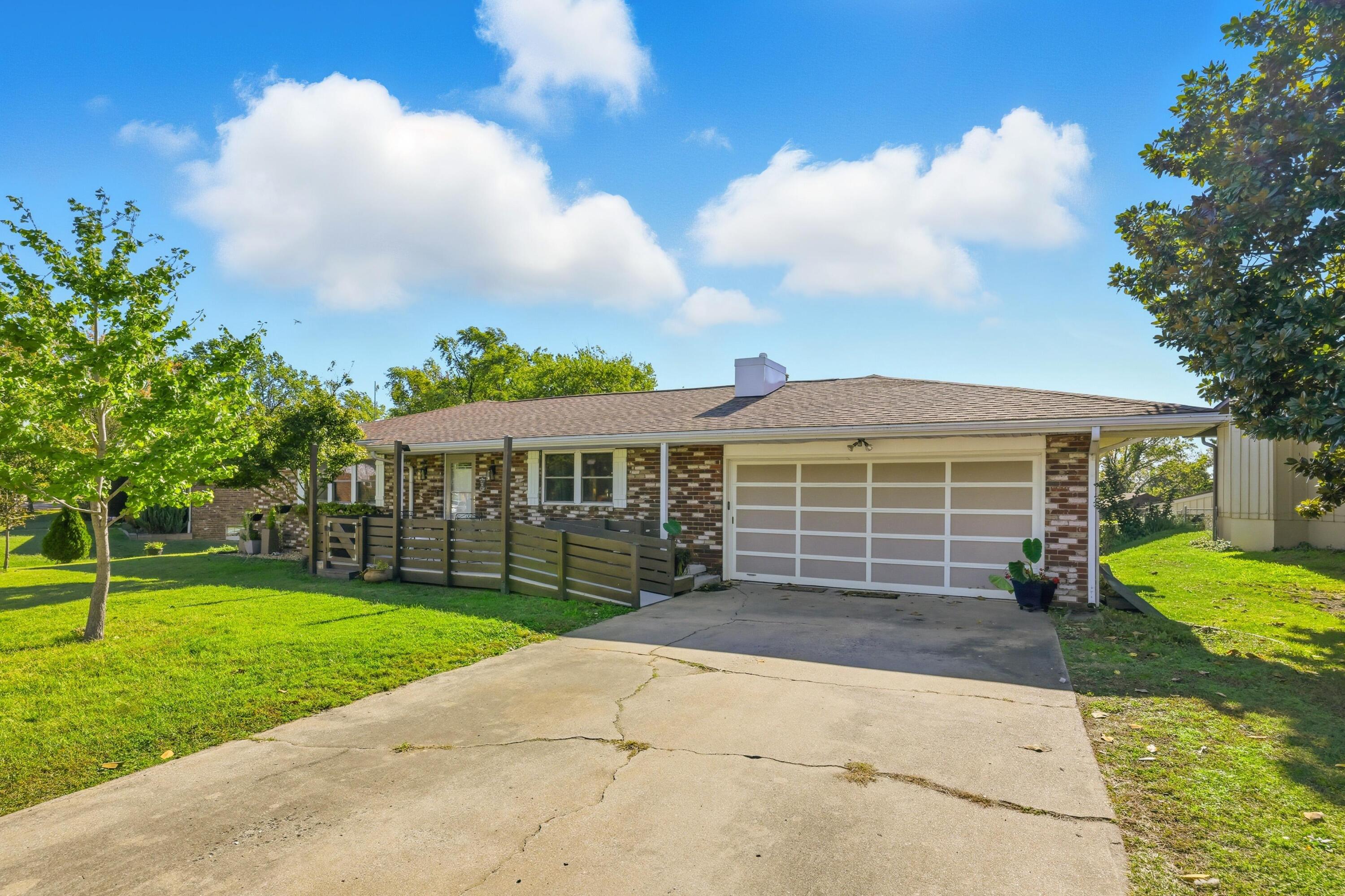 4010 College View Drive Property Photo 1