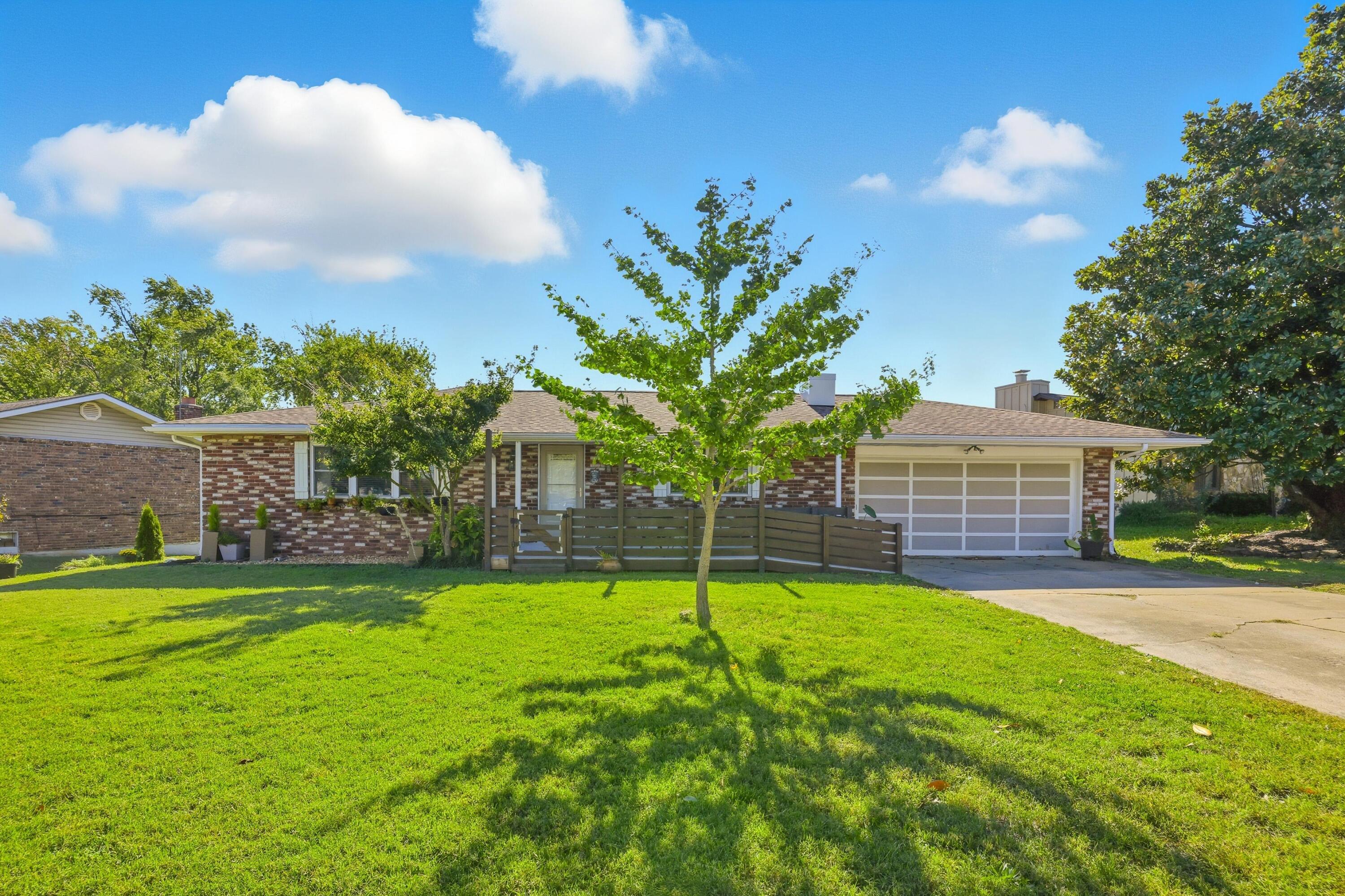 4010 College View Drive Property Photo 2