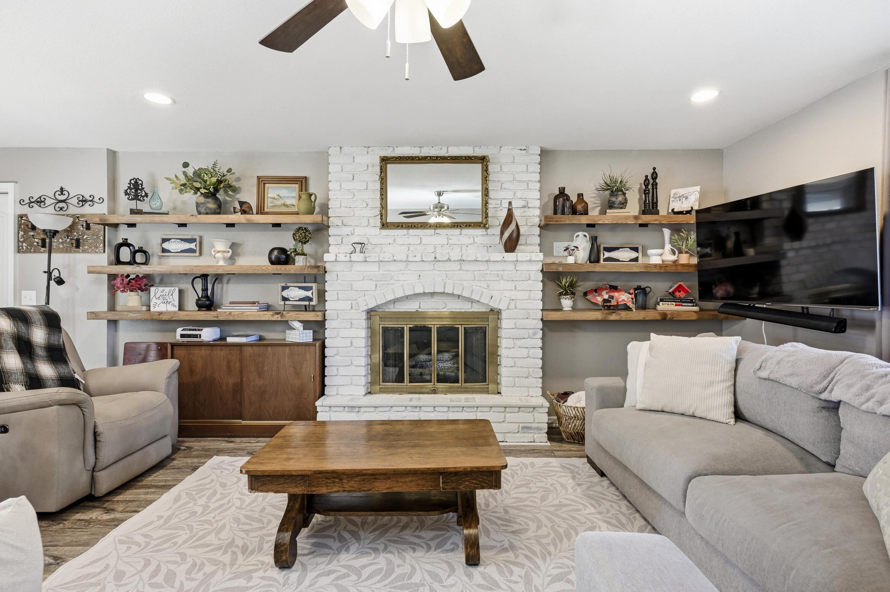 4010 College View Drive Property Photo 4