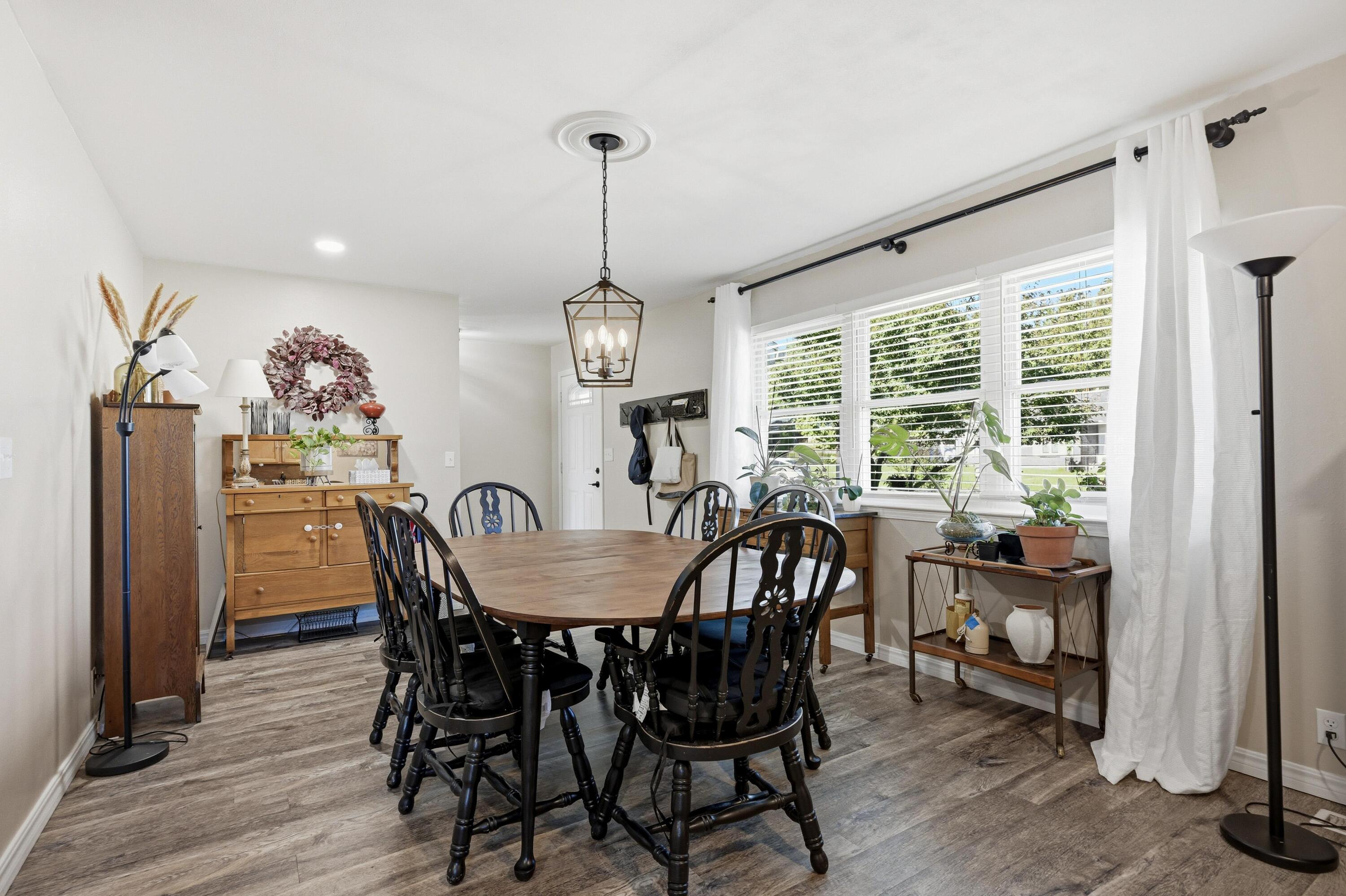 4010 College View Drive Property Photo 8