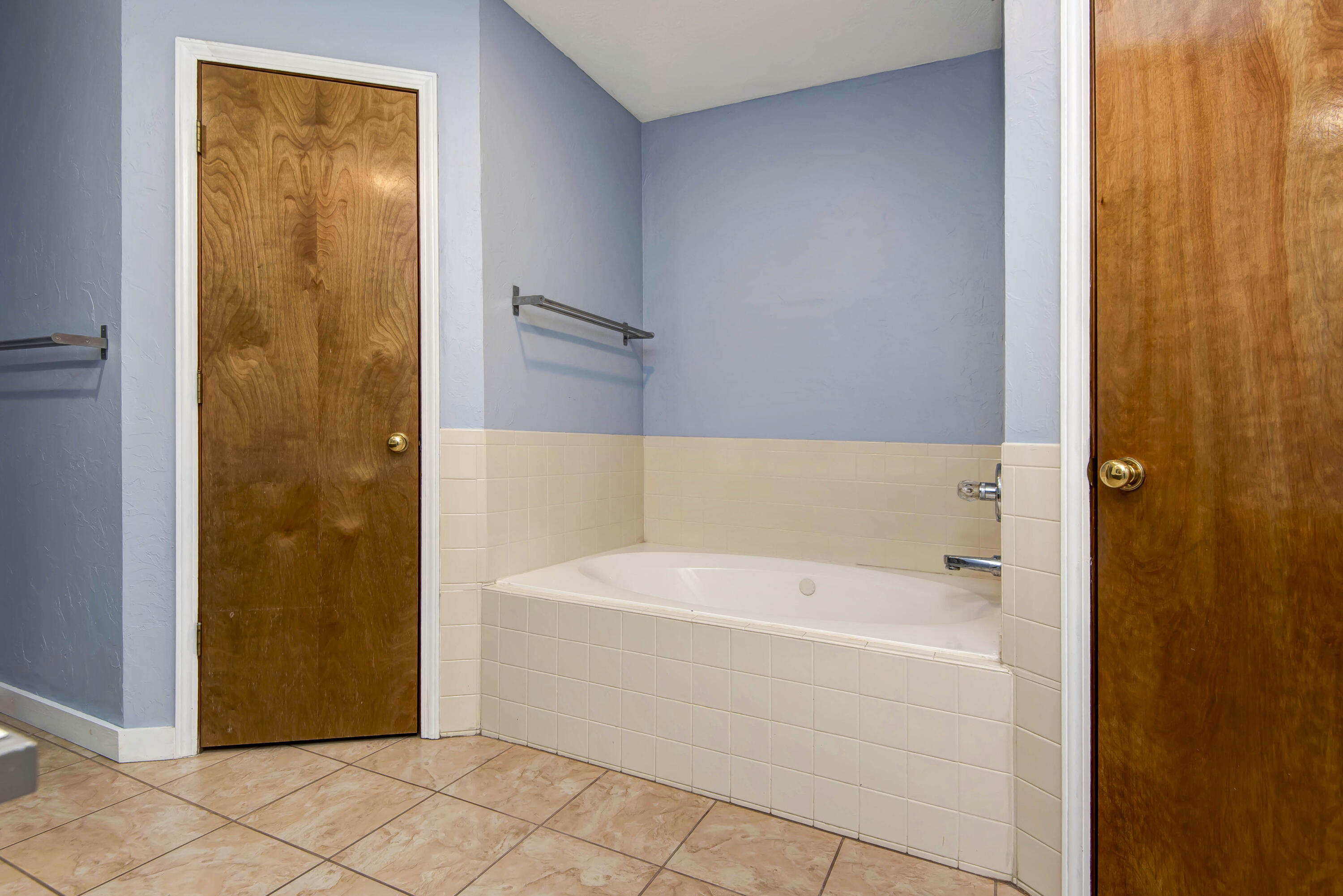 3243 South Nettleton Avenue Property Photo 8