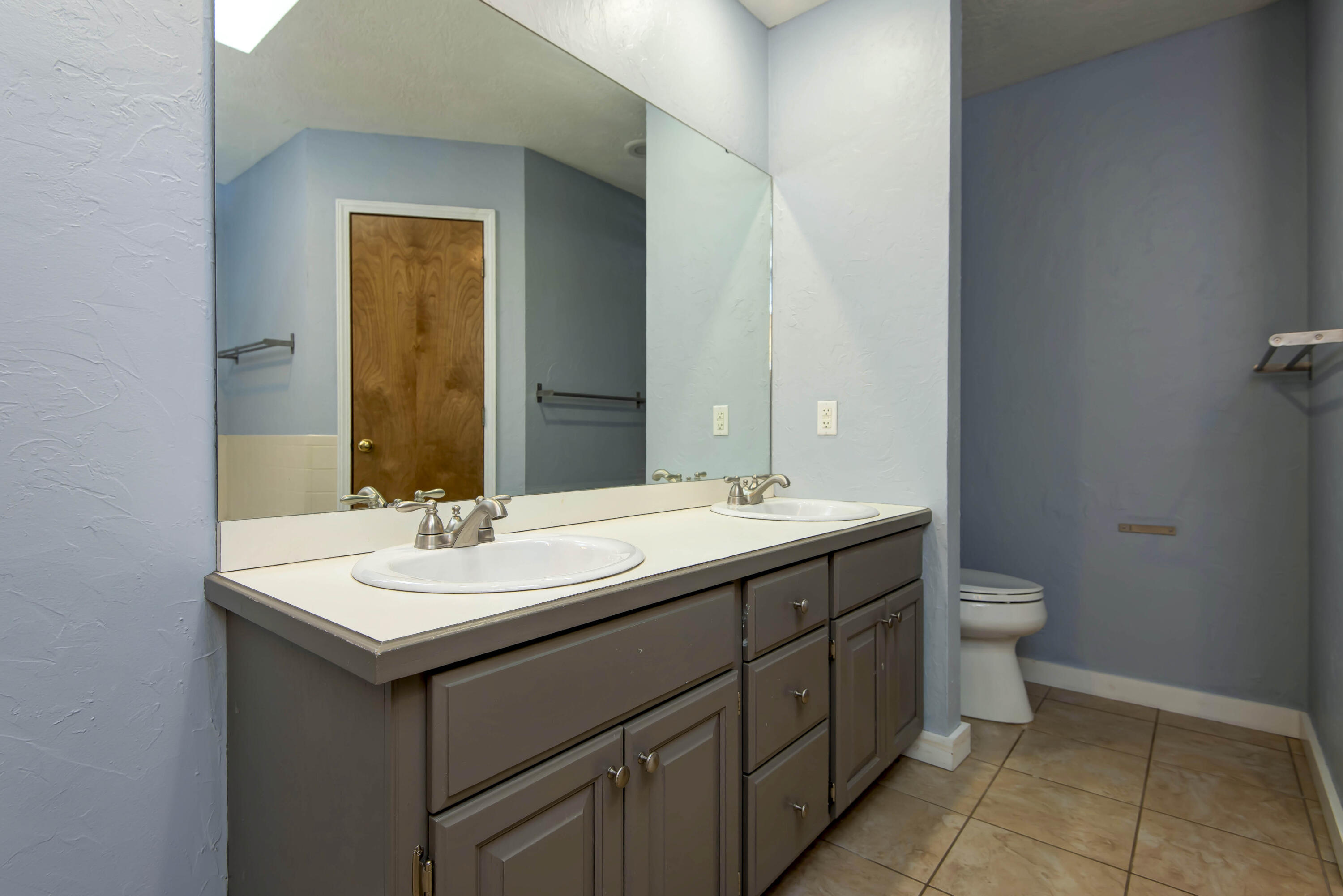 3243 South Nettleton Avenue Property Photo 9