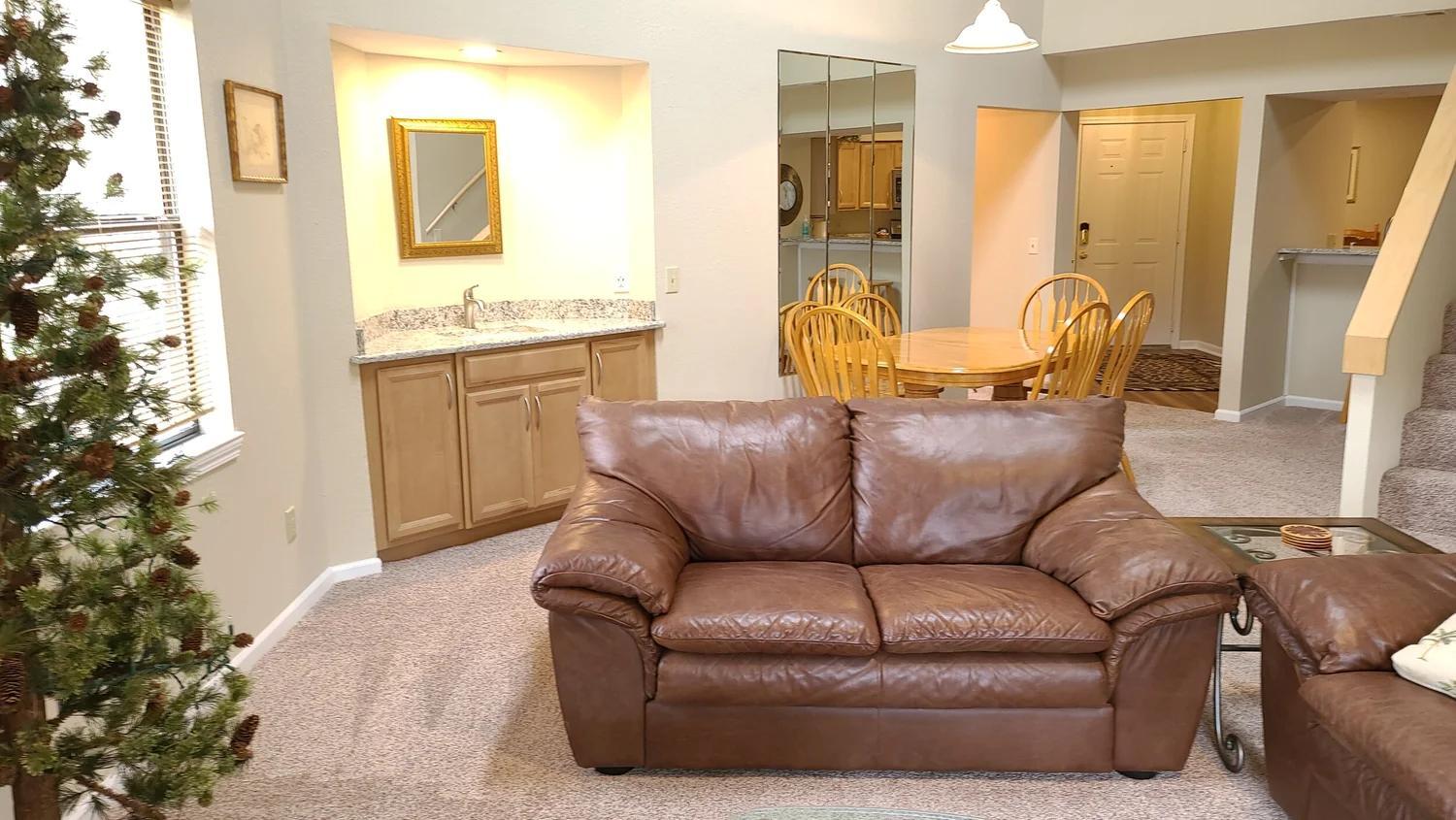 240 Wimbledon Drive Property Photo 14