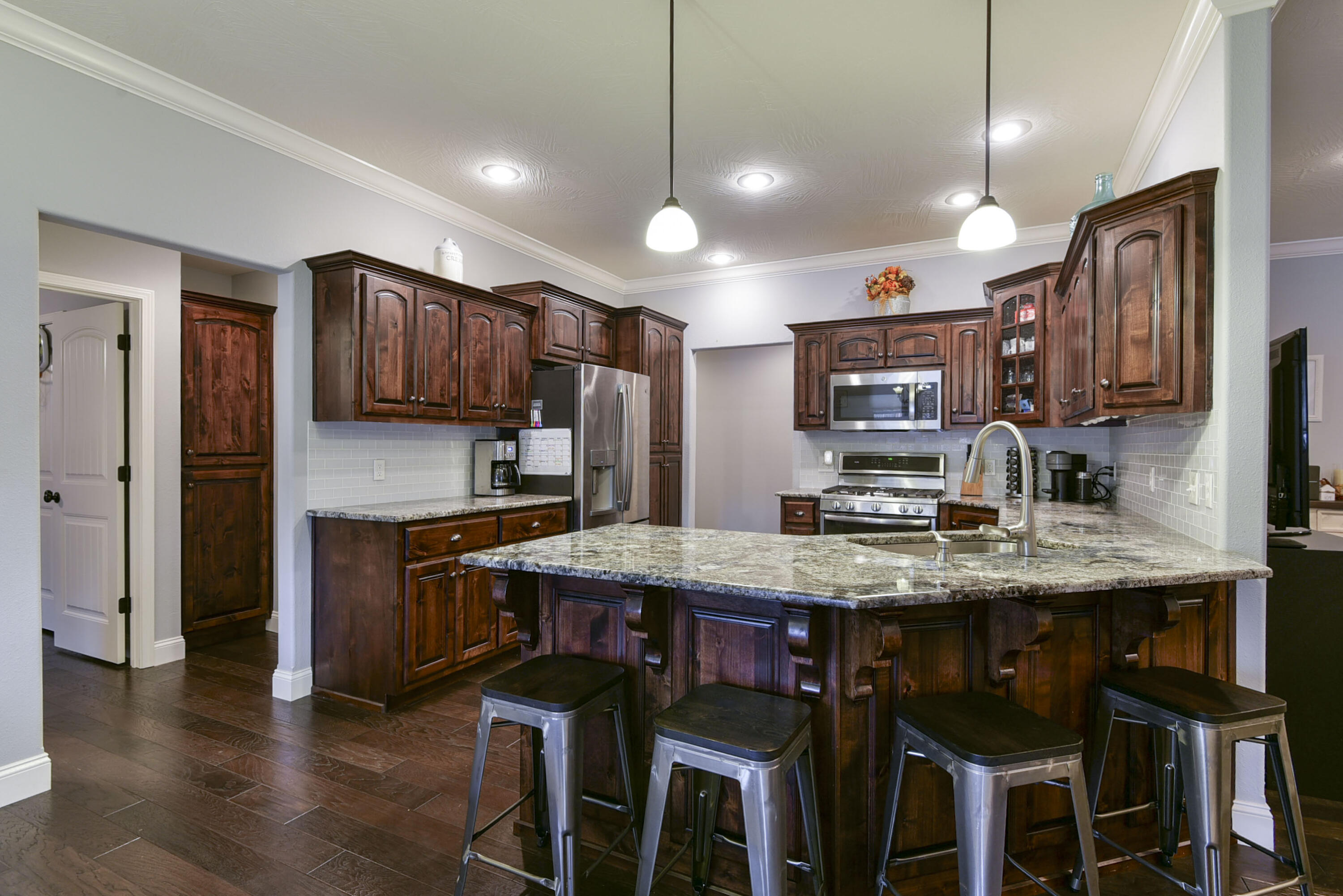 5612 South Cottonwood Drive Property Photo 9