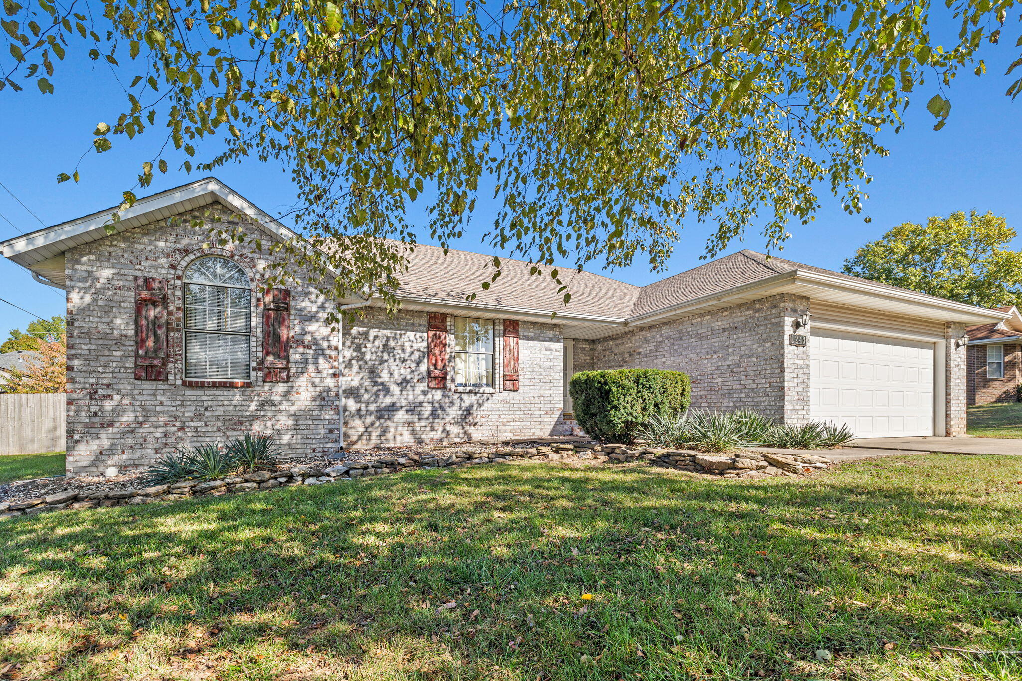 1243 West Verna Lane Property Photo 1