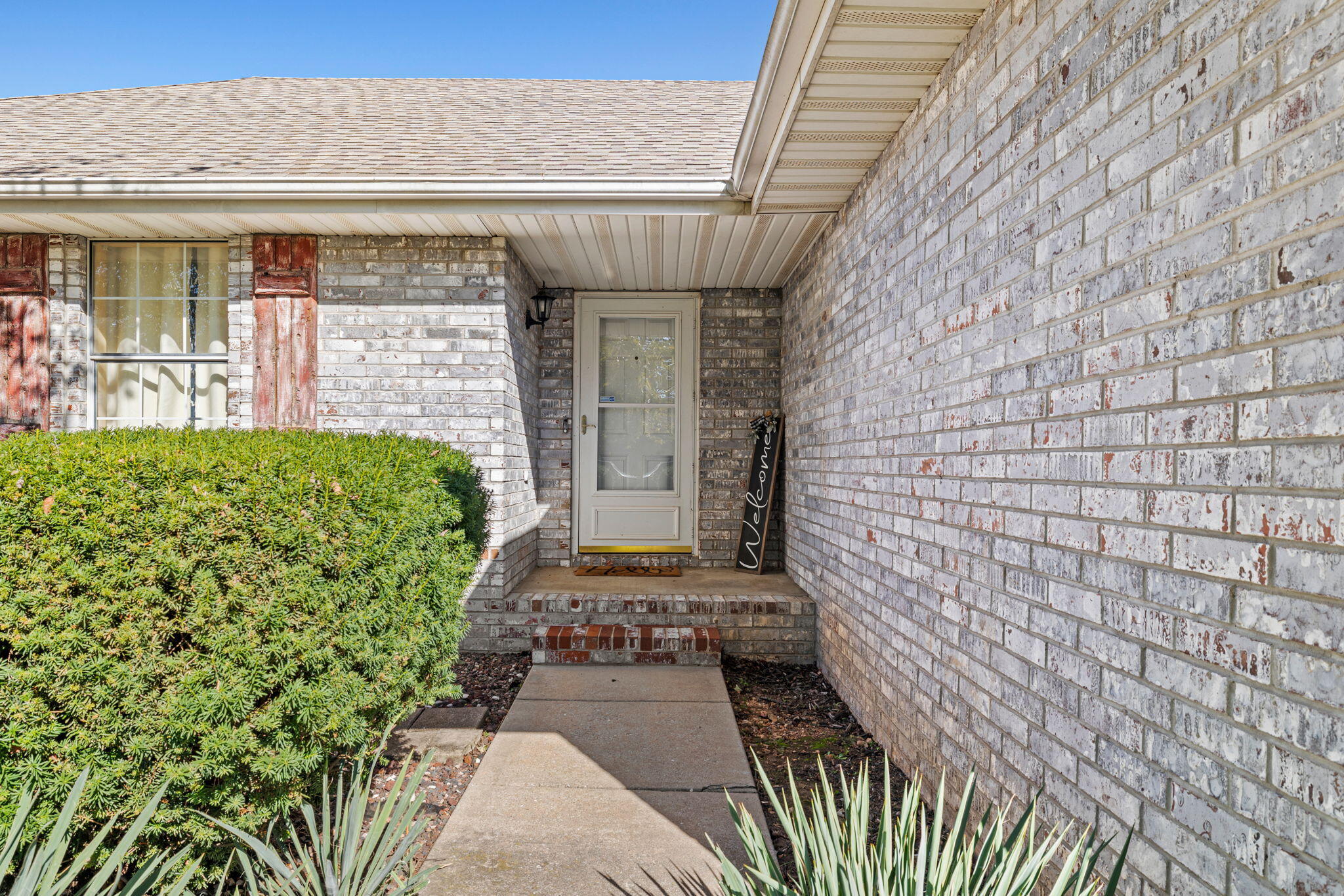 1243 West Verna Lane Property Photo 3