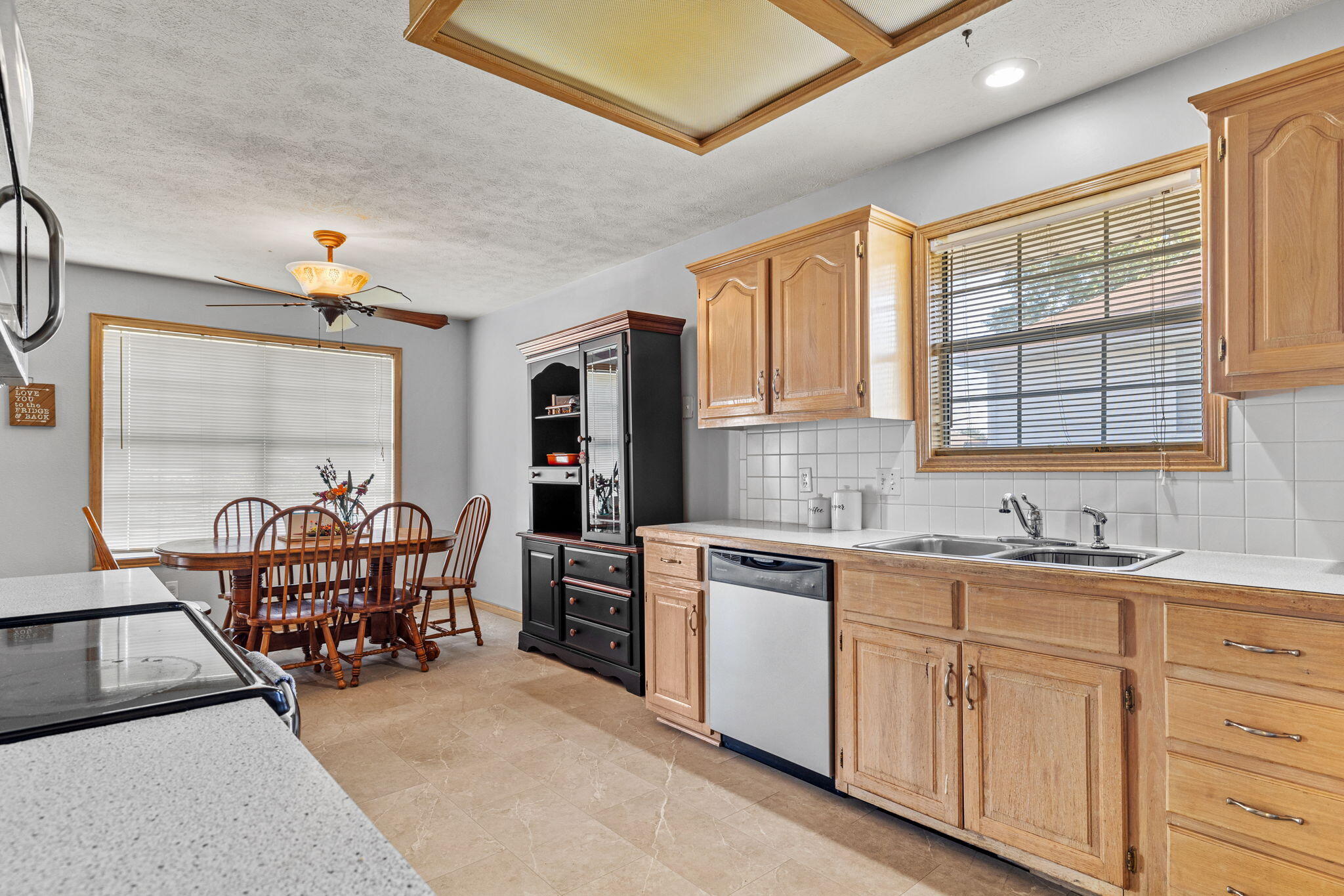 1243 West Verna Lane Property Photo 9