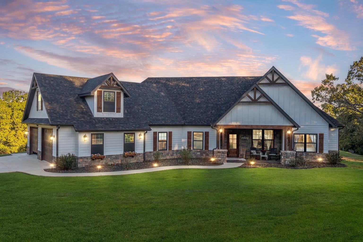 595 South Oakwood Trail Property Photo 1