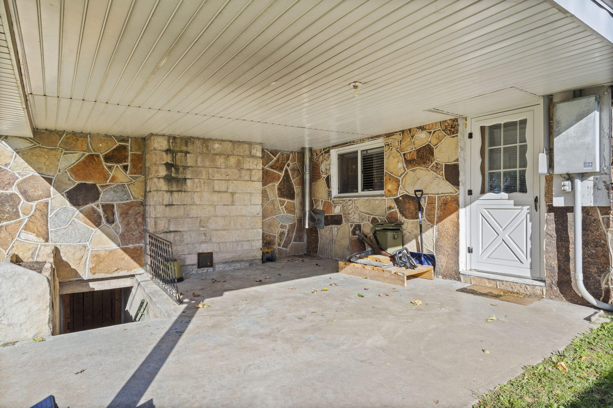4616 State Highway 265 Property Photo 17