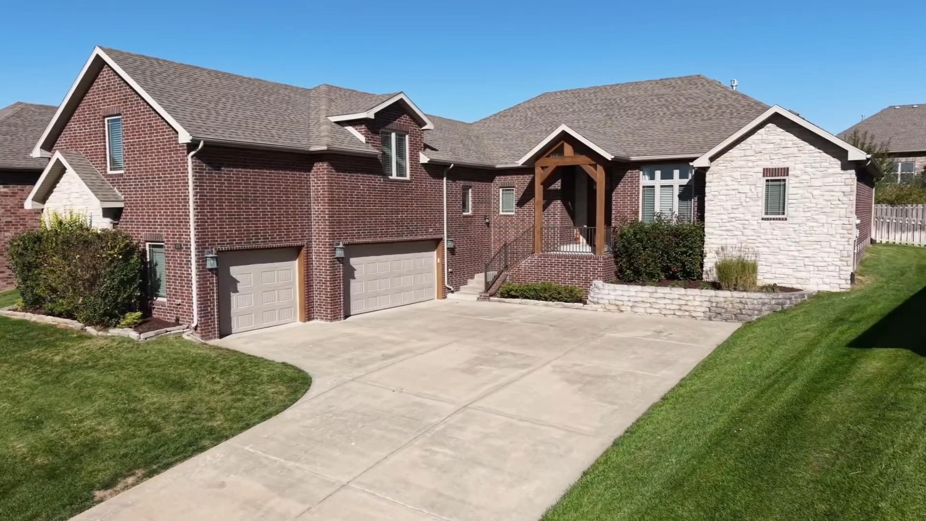 1976 North Citation Avenue Property Photo 1