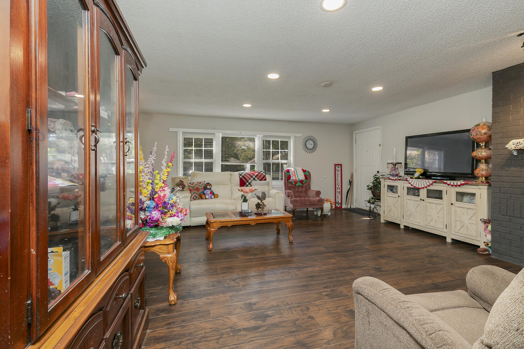 2410 South Fremont Avenue South Property Photo 4